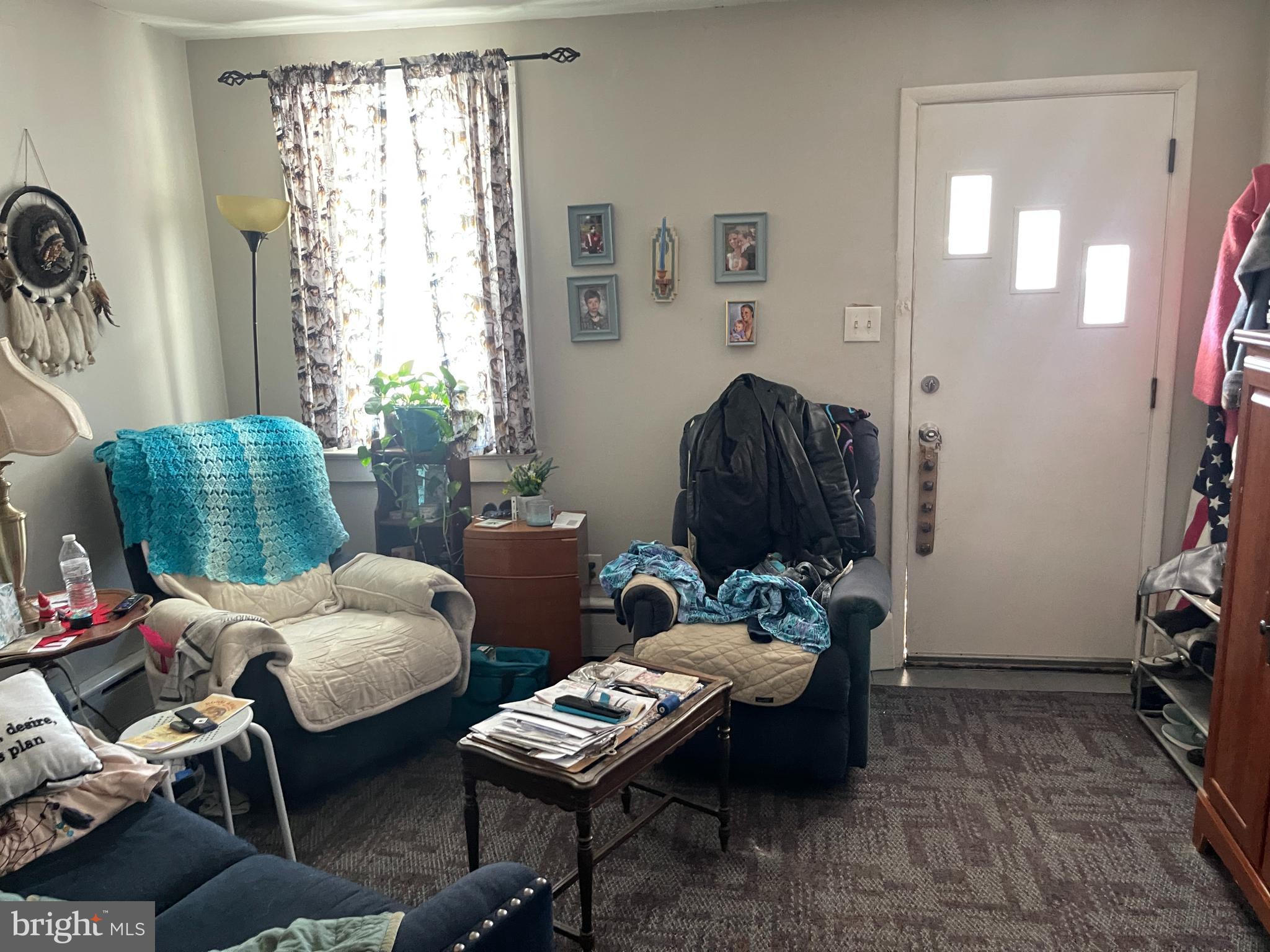 208 W RAILROAD STREET