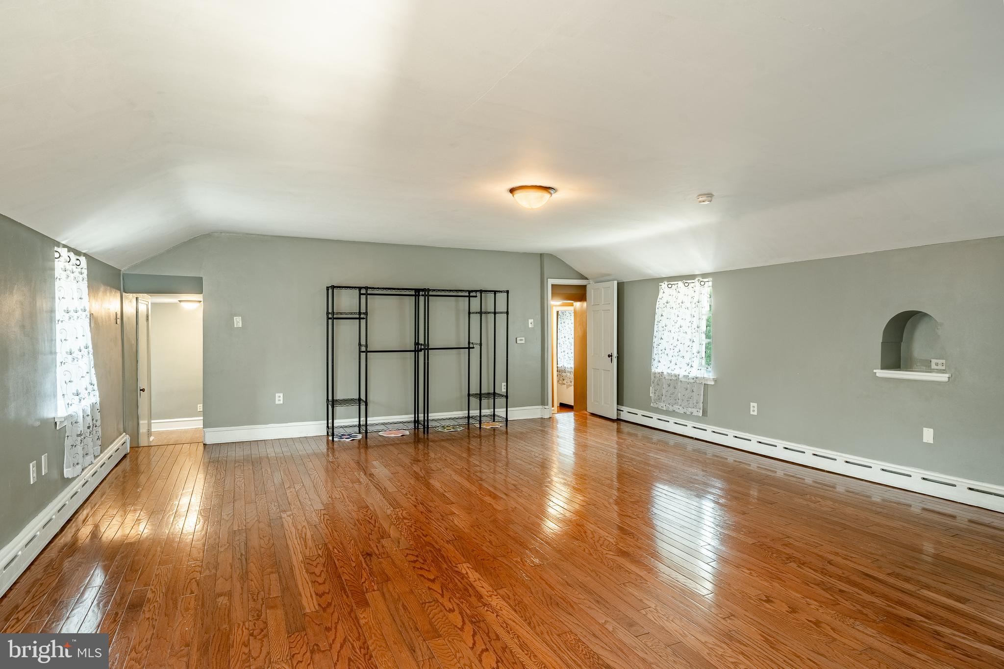 PLYMOUTH VALLEY - Residential