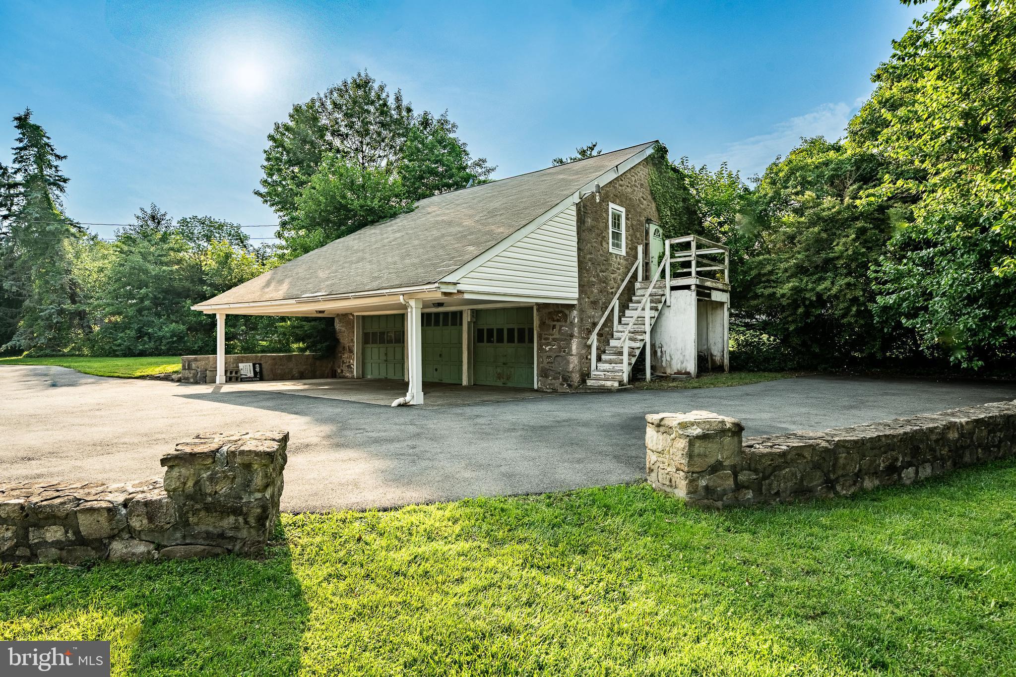 PLYMOUTH VALLEY - Residential