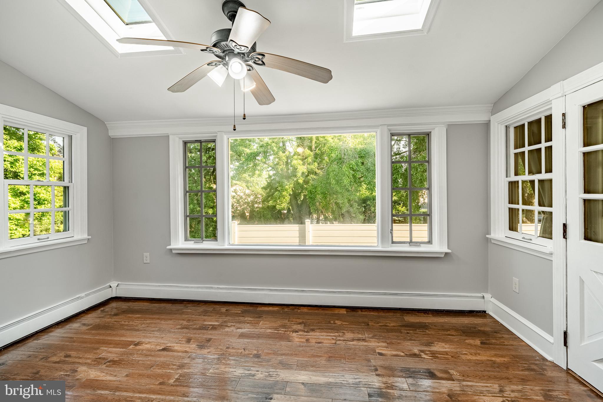 PLYMOUTH VALLEY - Residential