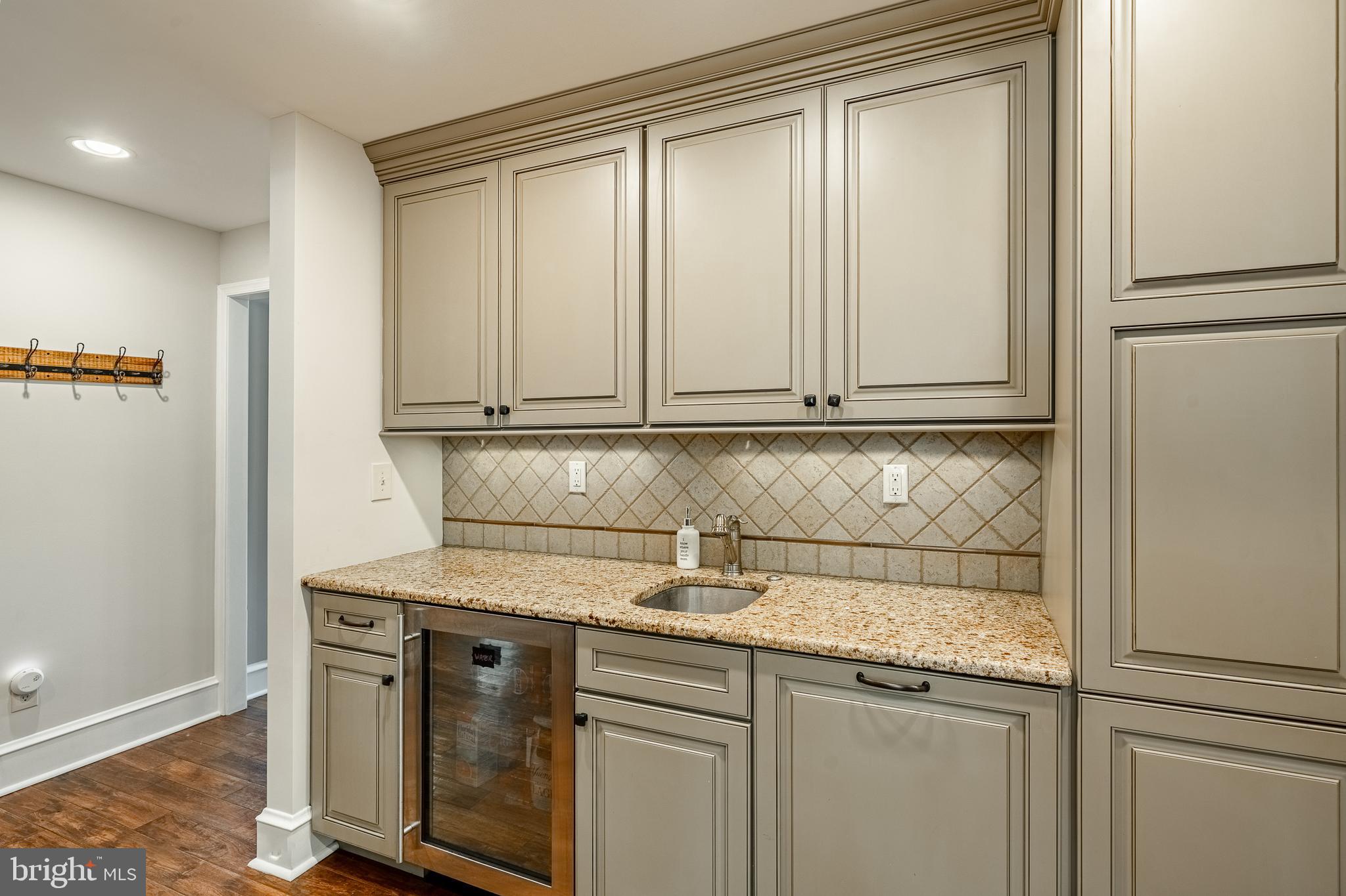 PLYMOUTH VALLEY - Residential