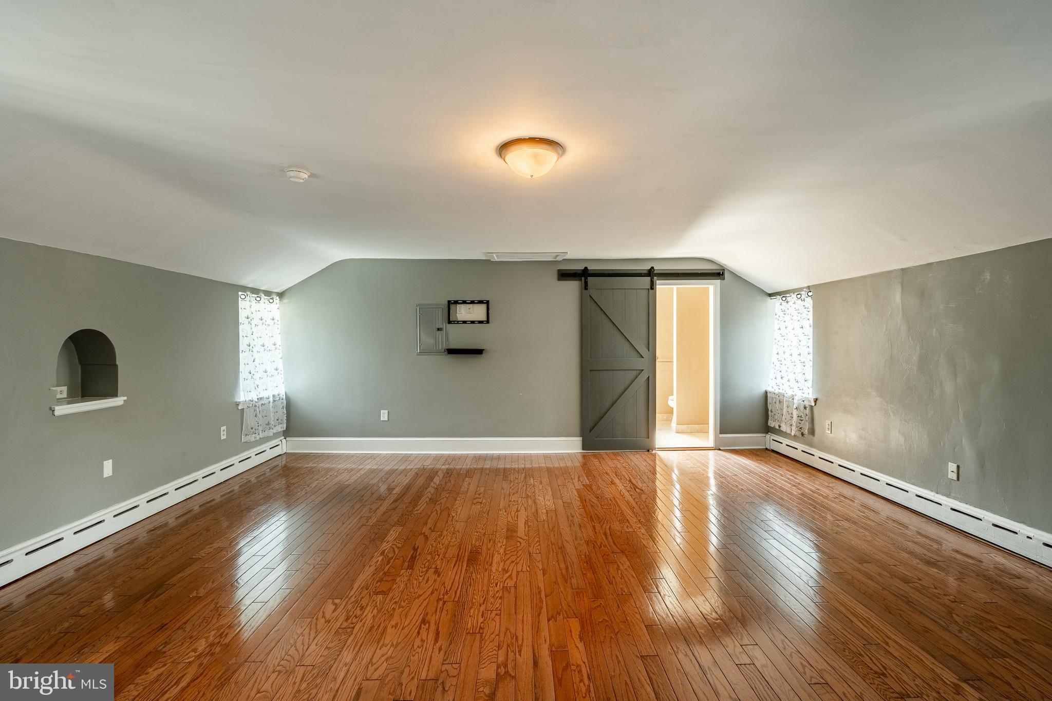 PLYMOUTH VALLEY - Residential