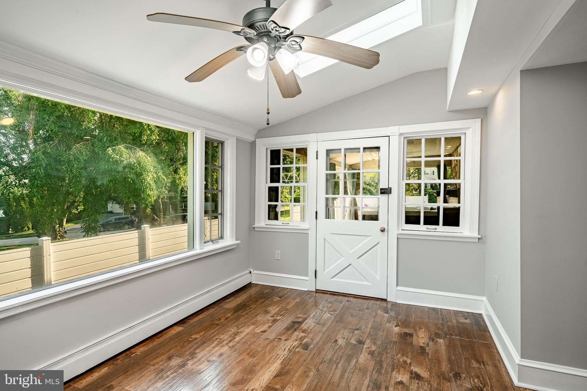 PLYMOUTH VALLEY - Residential