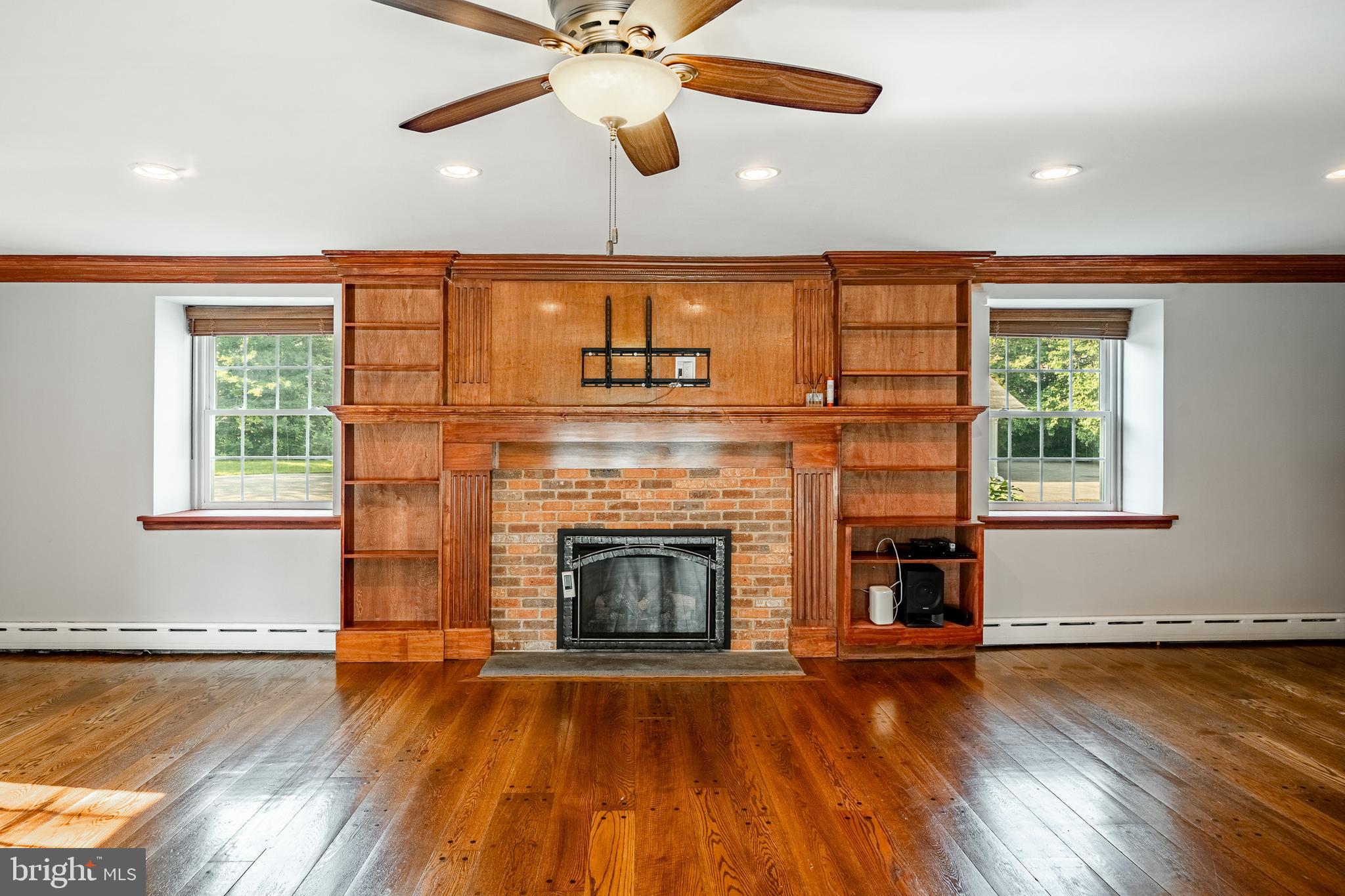 PLYMOUTH VALLEY - Residential