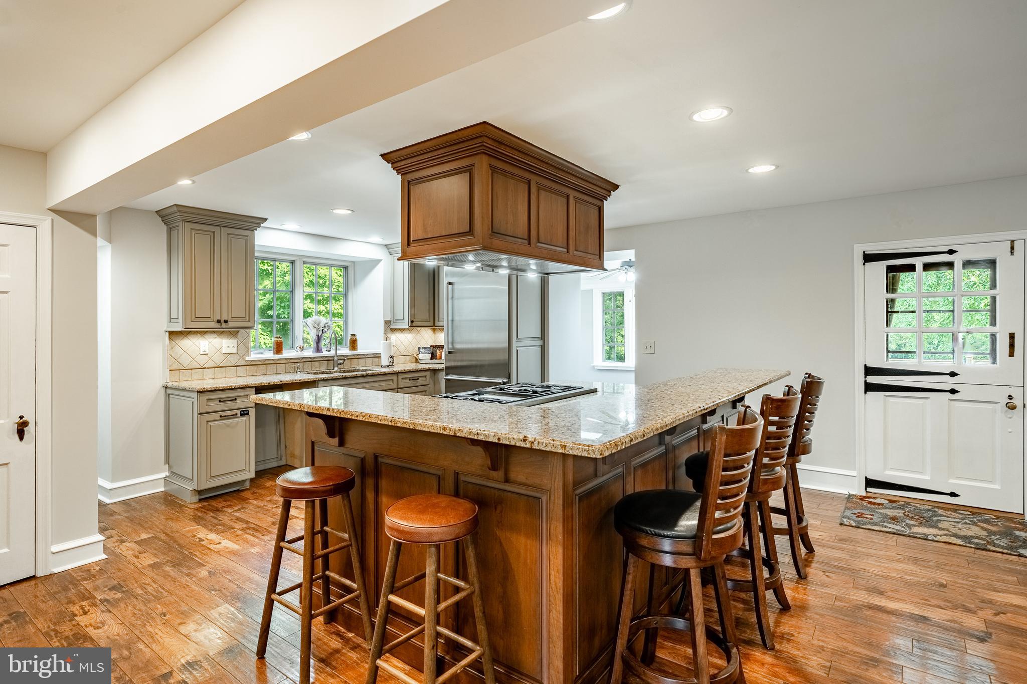 PLYMOUTH VALLEY - Residential