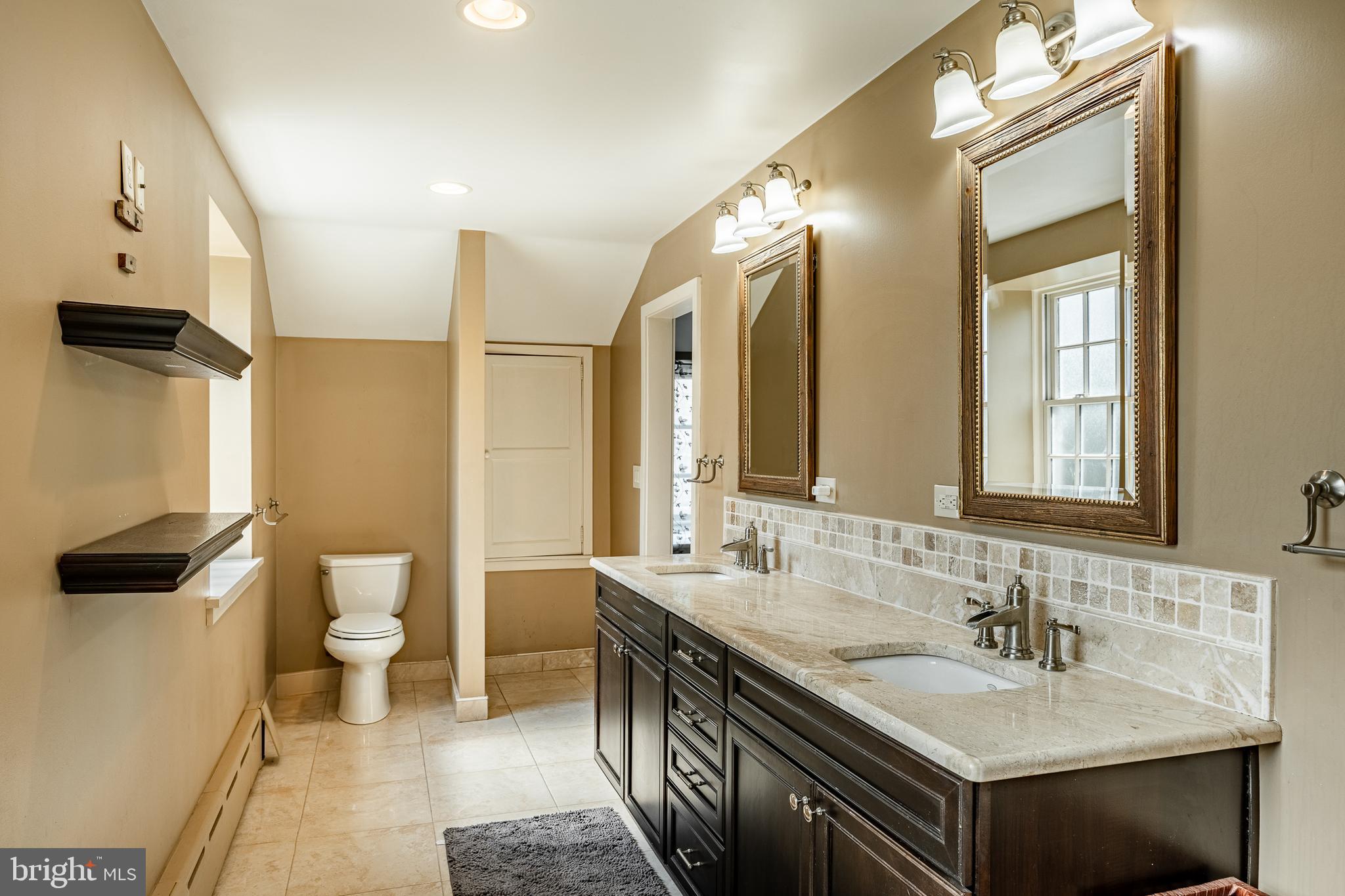 PLYMOUTH VALLEY - Residential