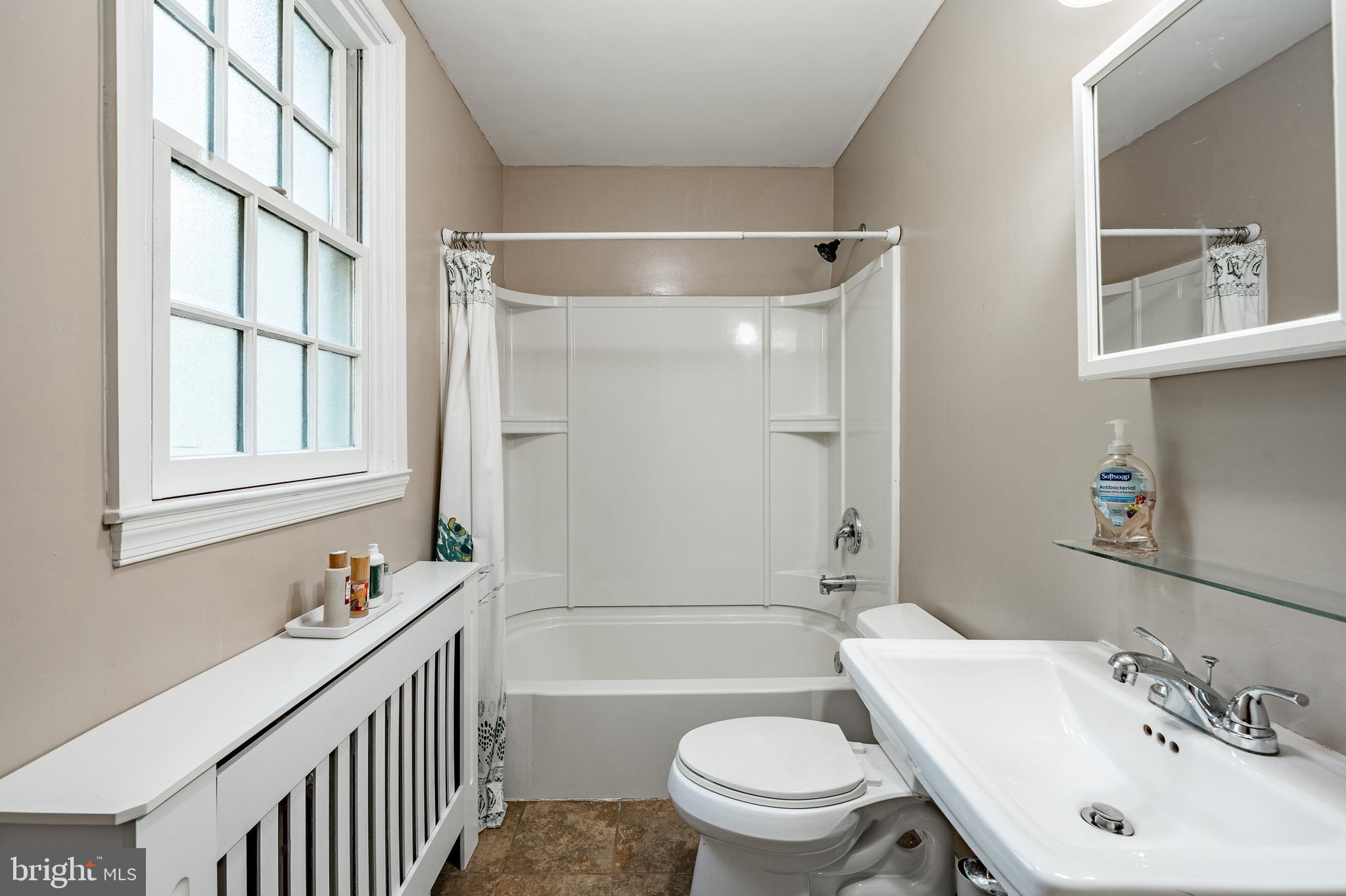 PLYMOUTH VALLEY - Residential