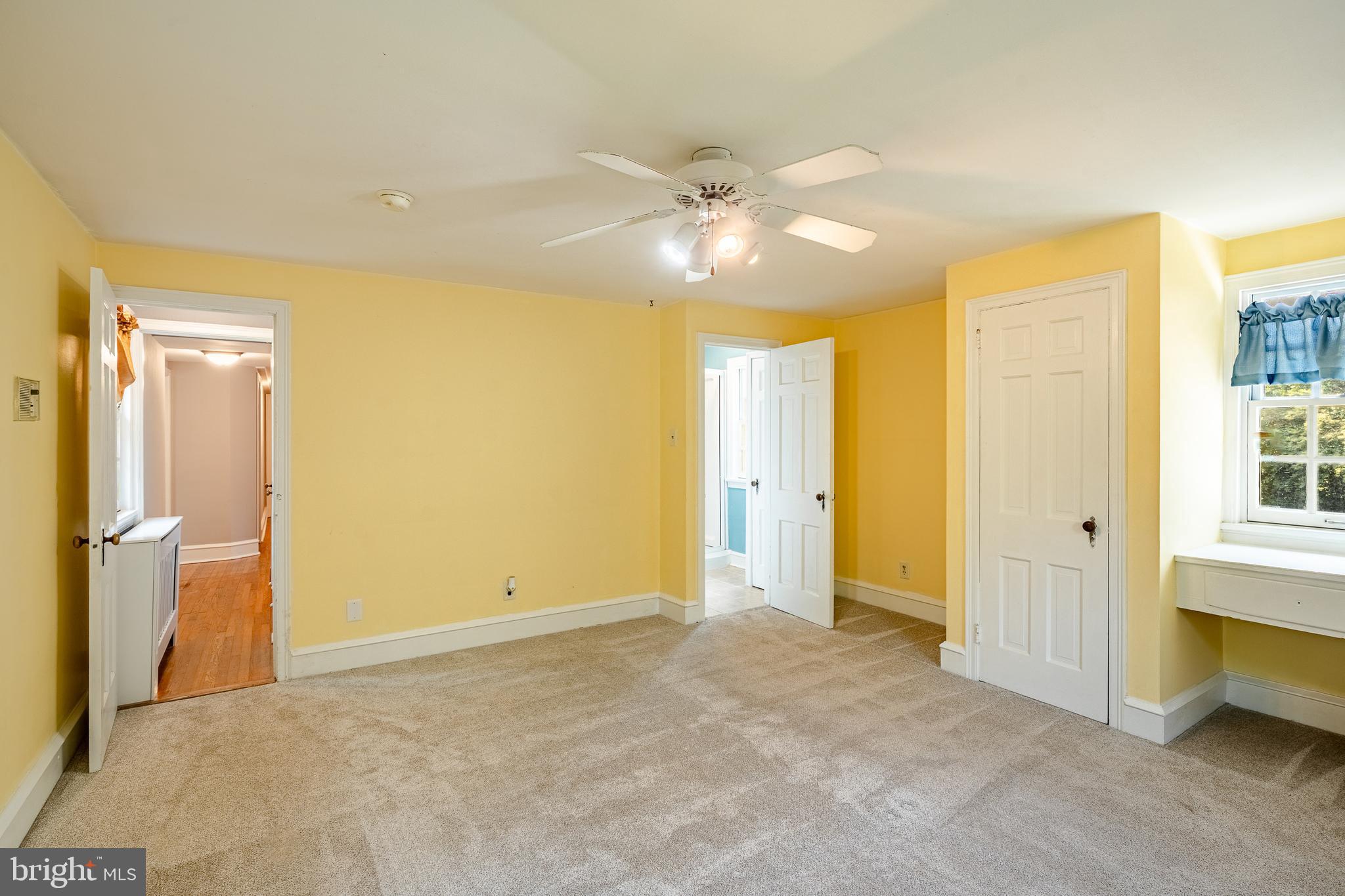 PLYMOUTH VALLEY - Residential