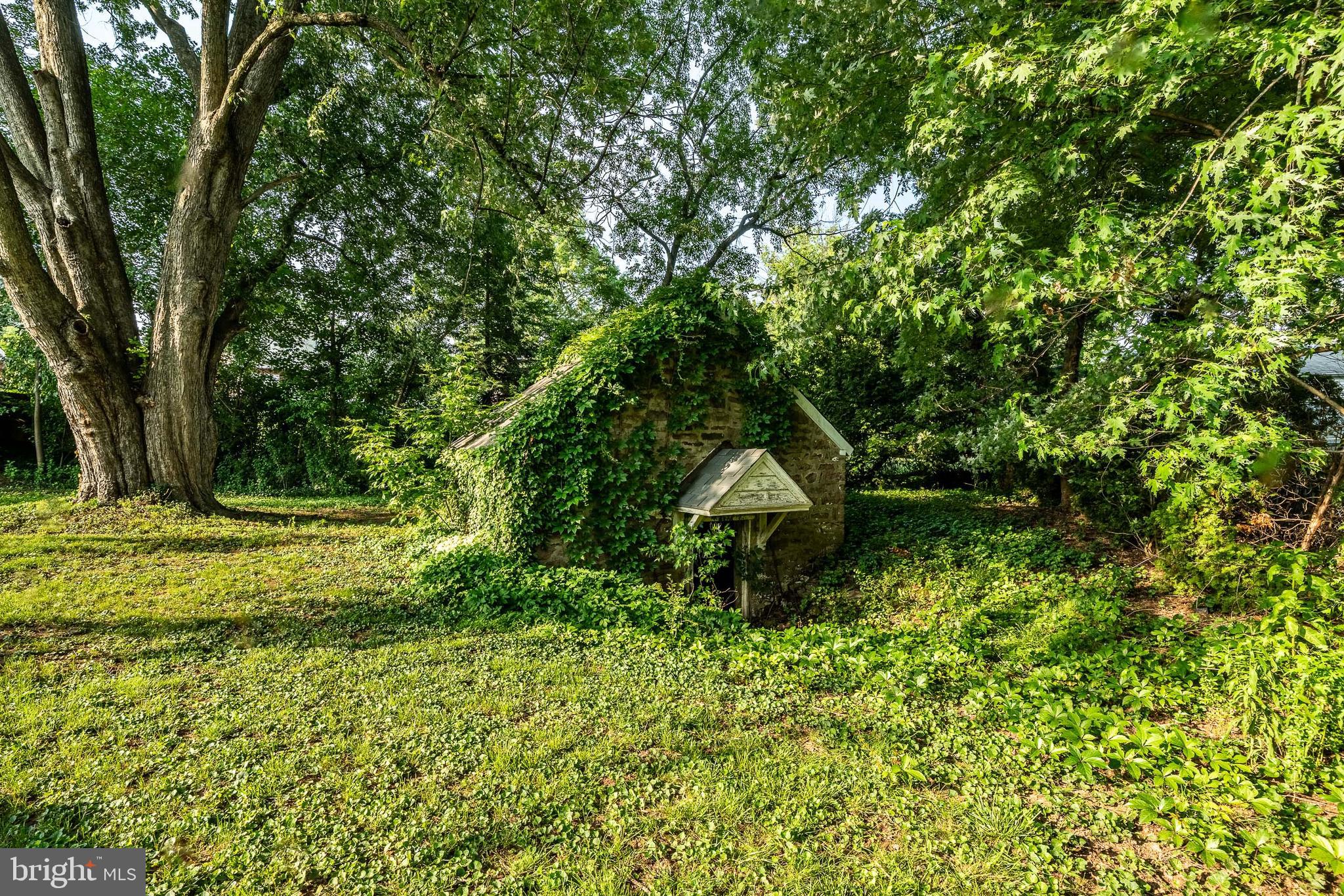 PLYMOUTH VALLEY - Residential