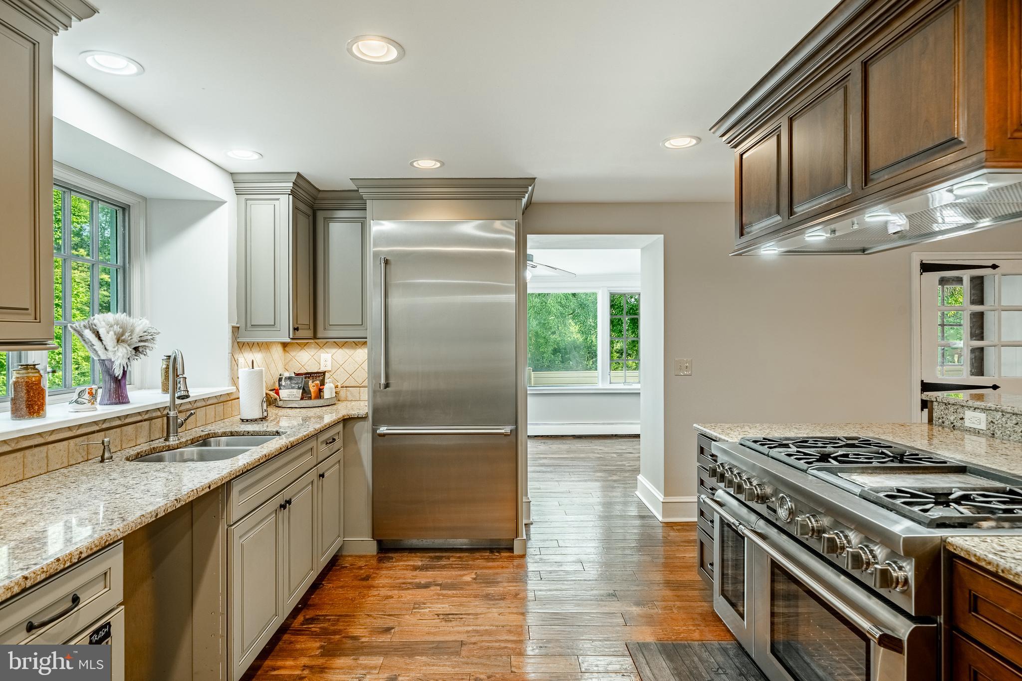 PLYMOUTH VALLEY - Residential