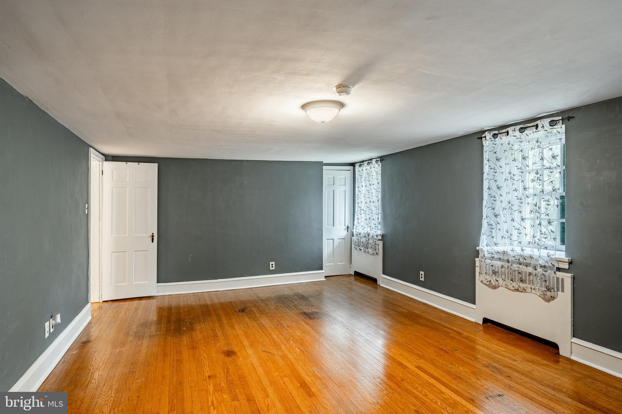 PLYMOUTH VALLEY - Residential