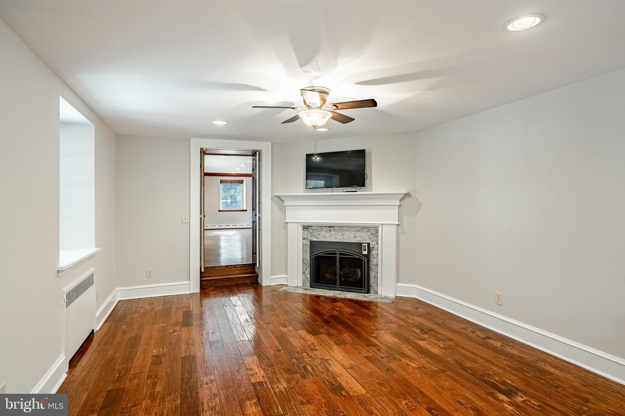 PLYMOUTH VALLEY - Residential