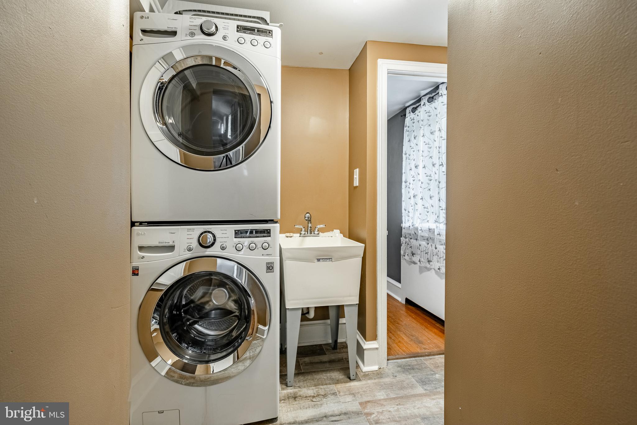 PLYMOUTH VALLEY - Residential