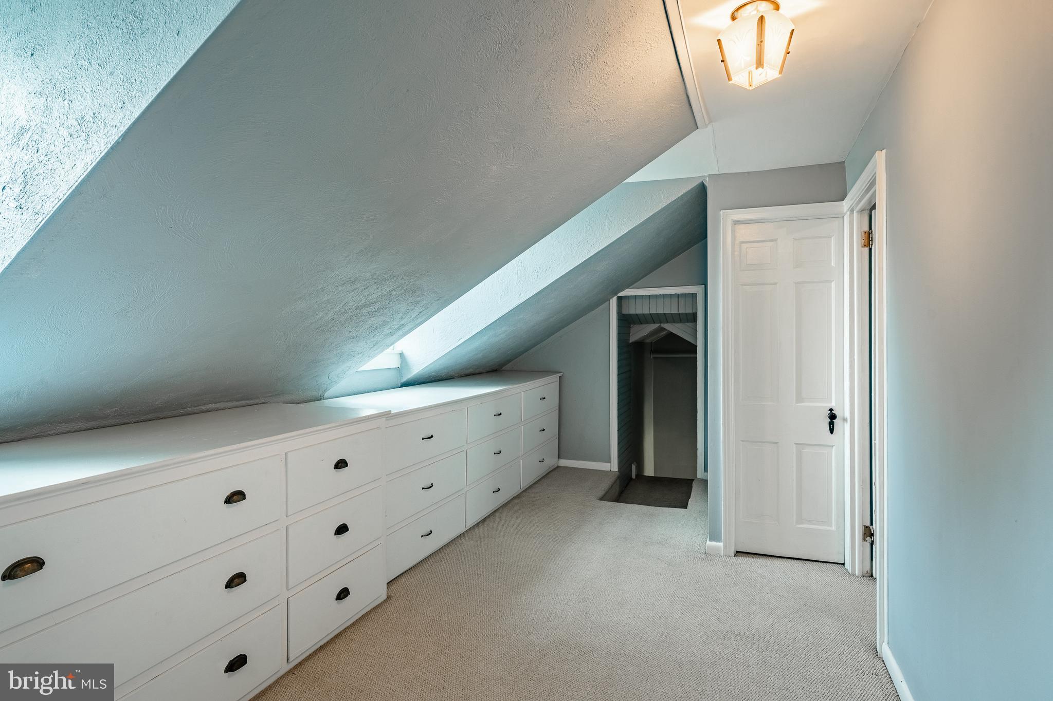 PLYMOUTH VALLEY - Residential