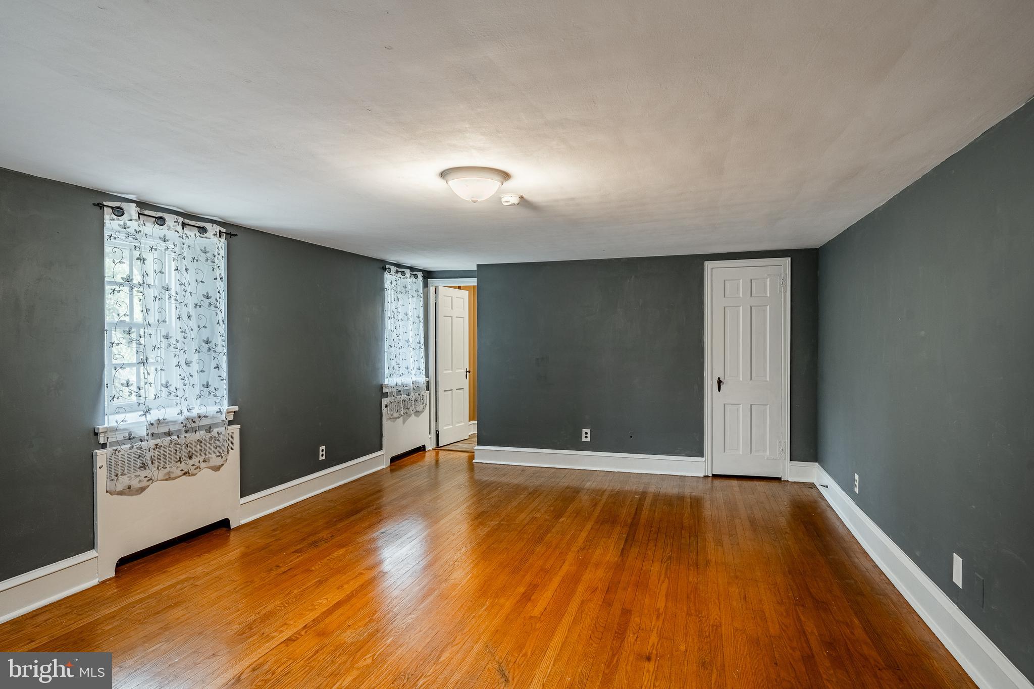 PLYMOUTH VALLEY - Residential