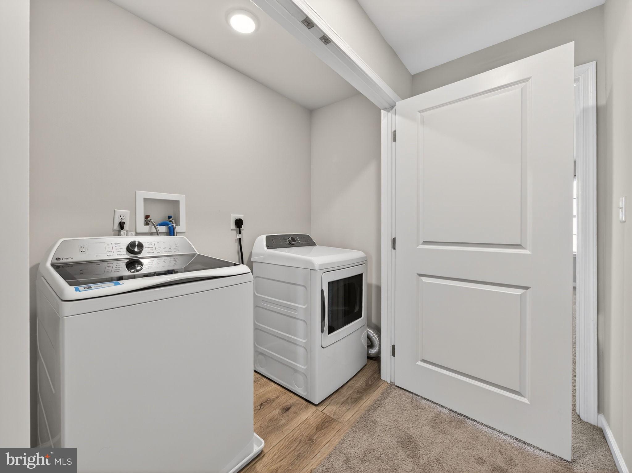 MCINTOSH FARMS - Residential