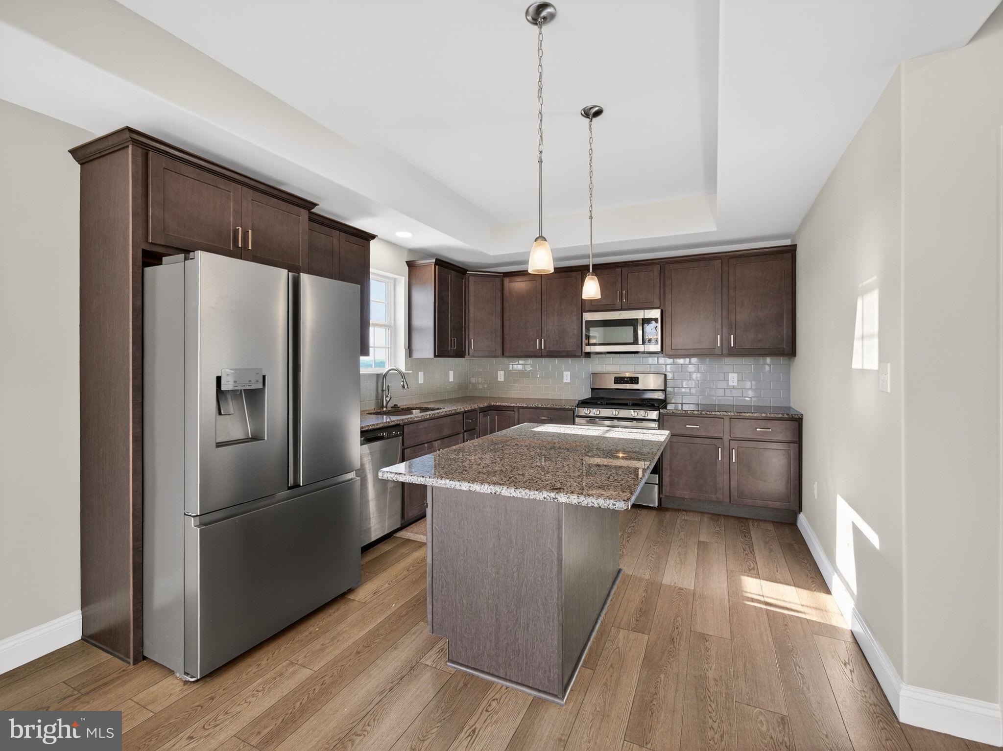 MCINTOSH FARMS - Residential