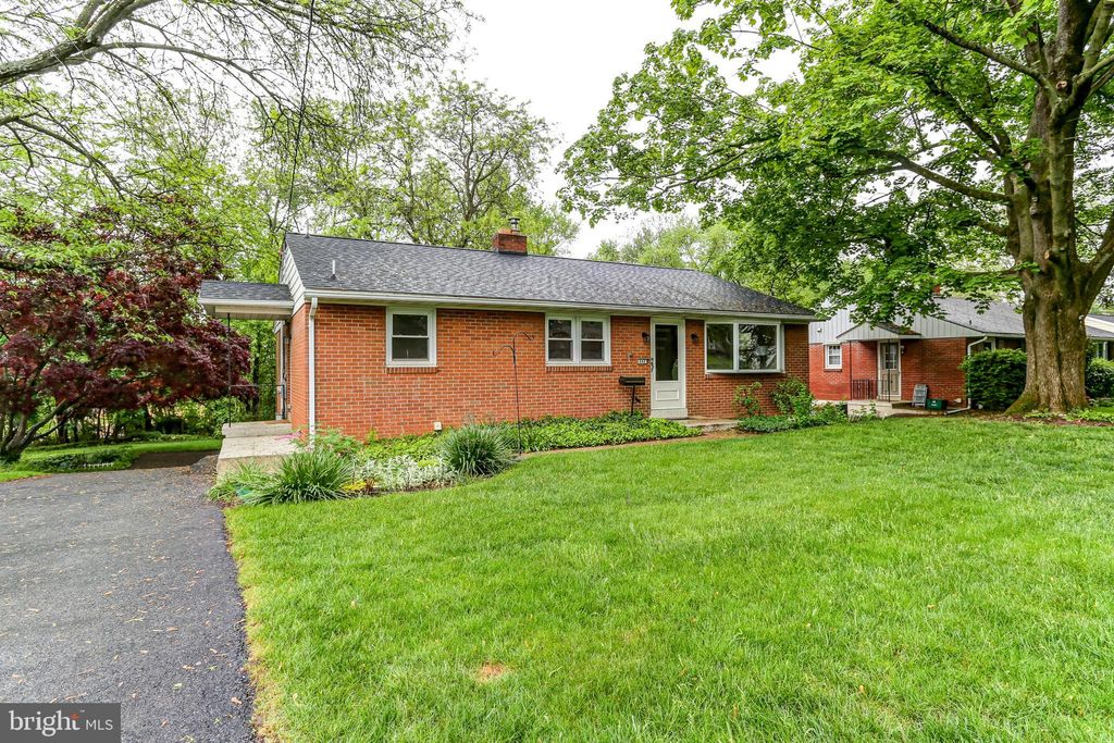 Photo of 660 Groff Avenue, ELIZABETHTOWN, PA 17022 (MLS # PALA2069818)