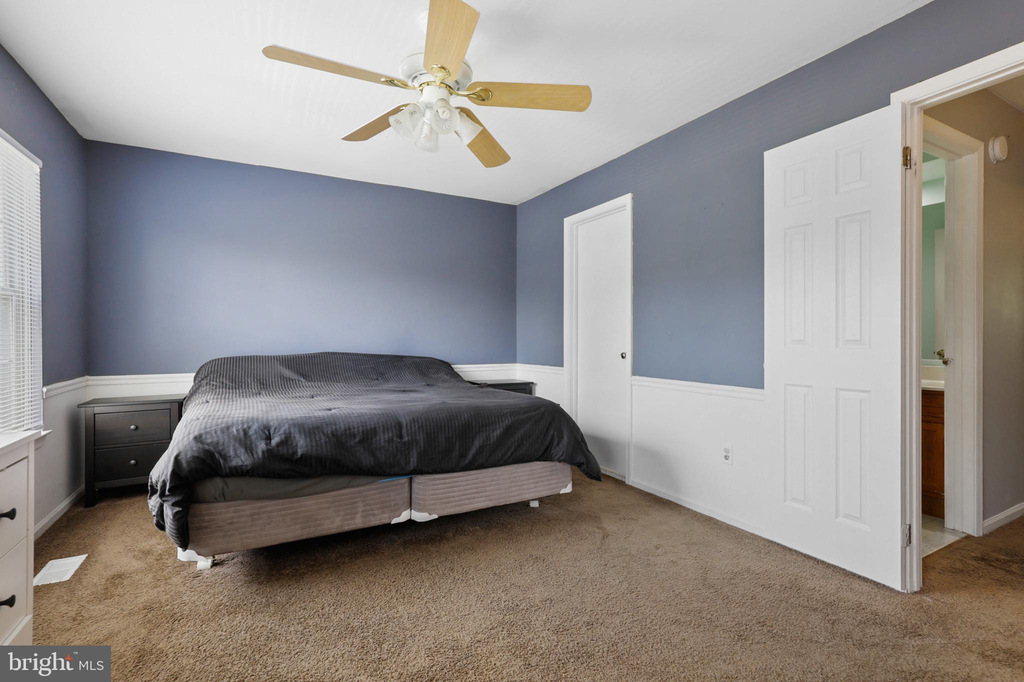 CONSTANT FRIENDSHIP - Residential