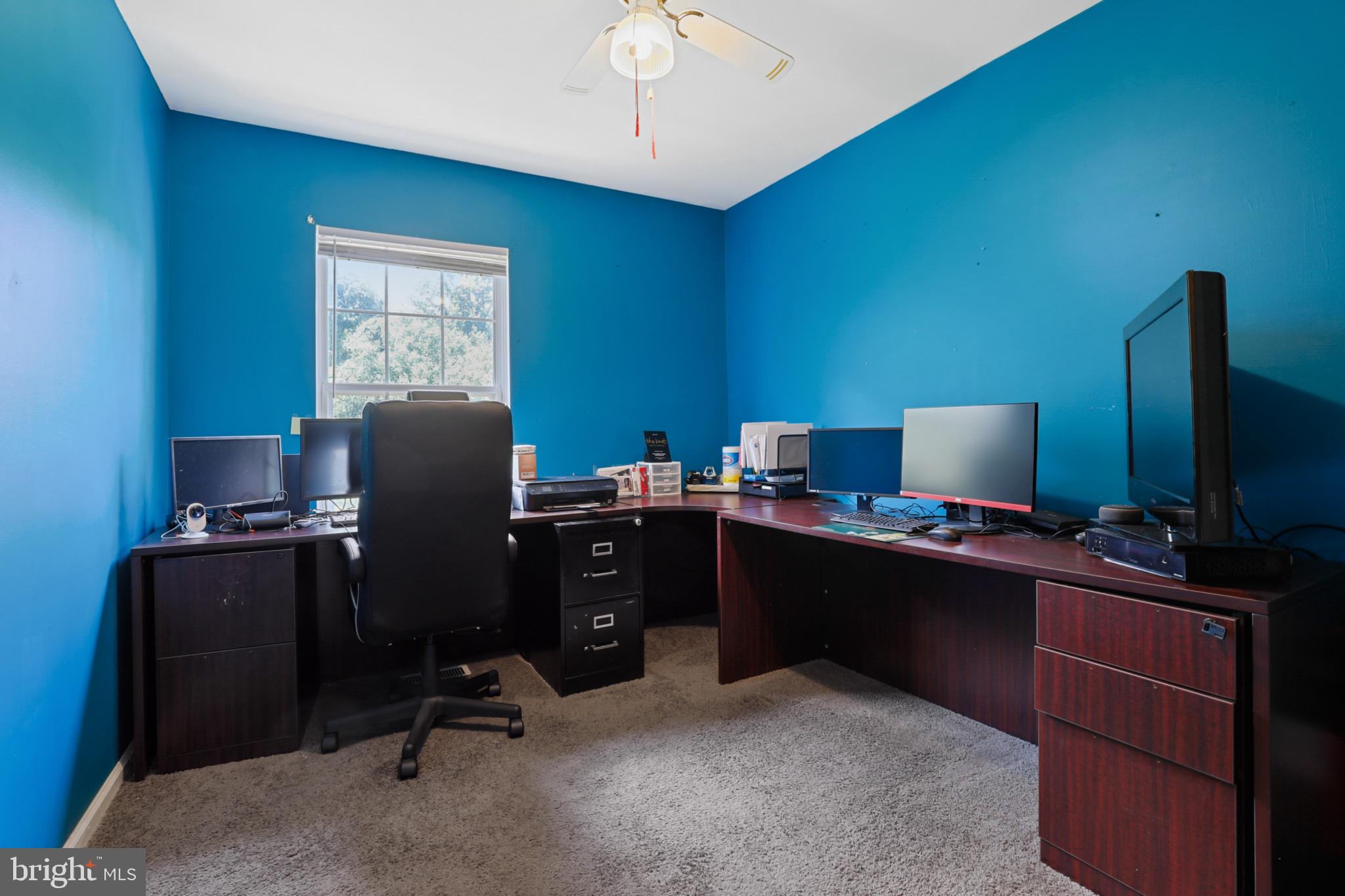 CONSTANT FRIENDSHIP - Residential