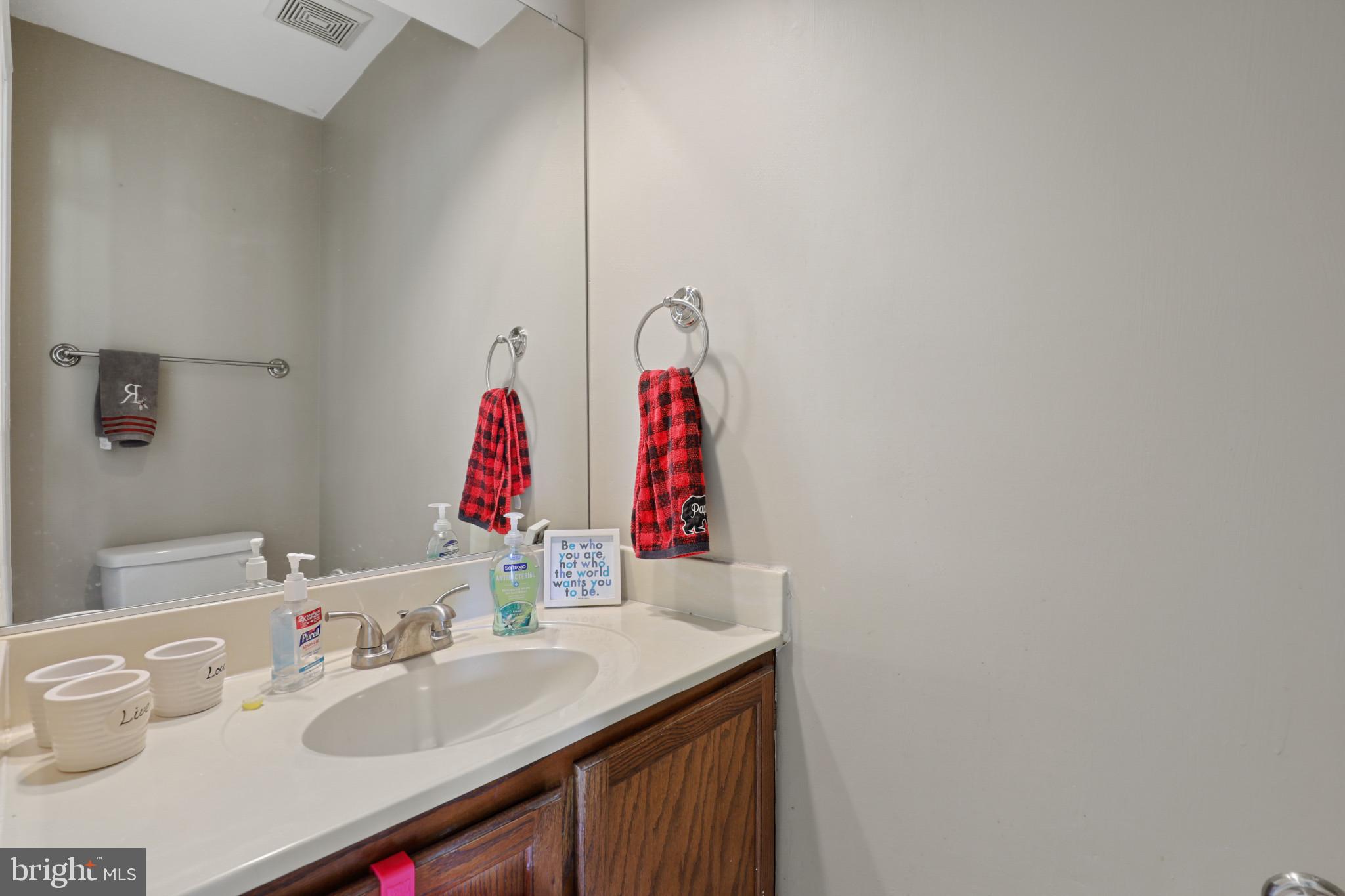 CONSTANT FRIENDSHIP - Residential