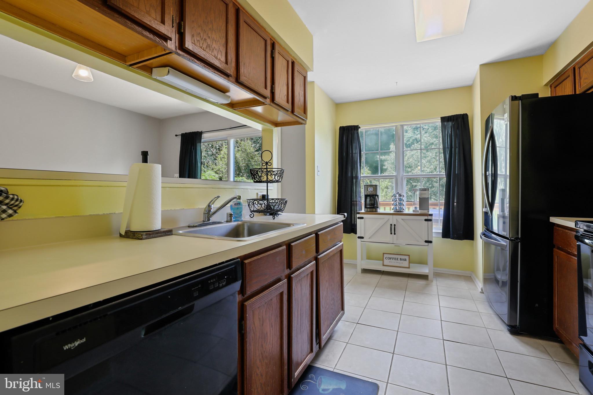 CONSTANT FRIENDSHIP - Residential