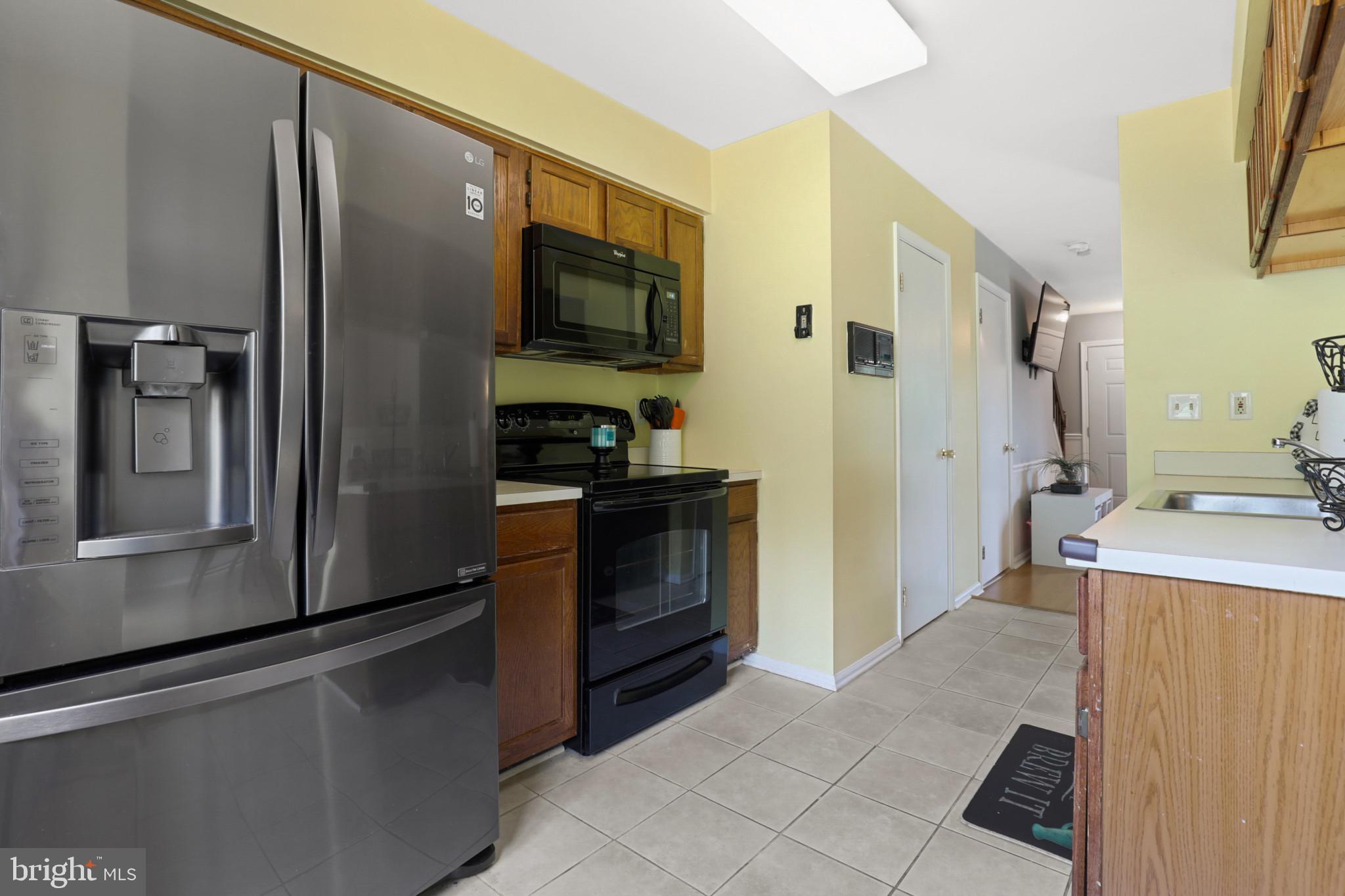 CONSTANT FRIENDSHIP - Residential