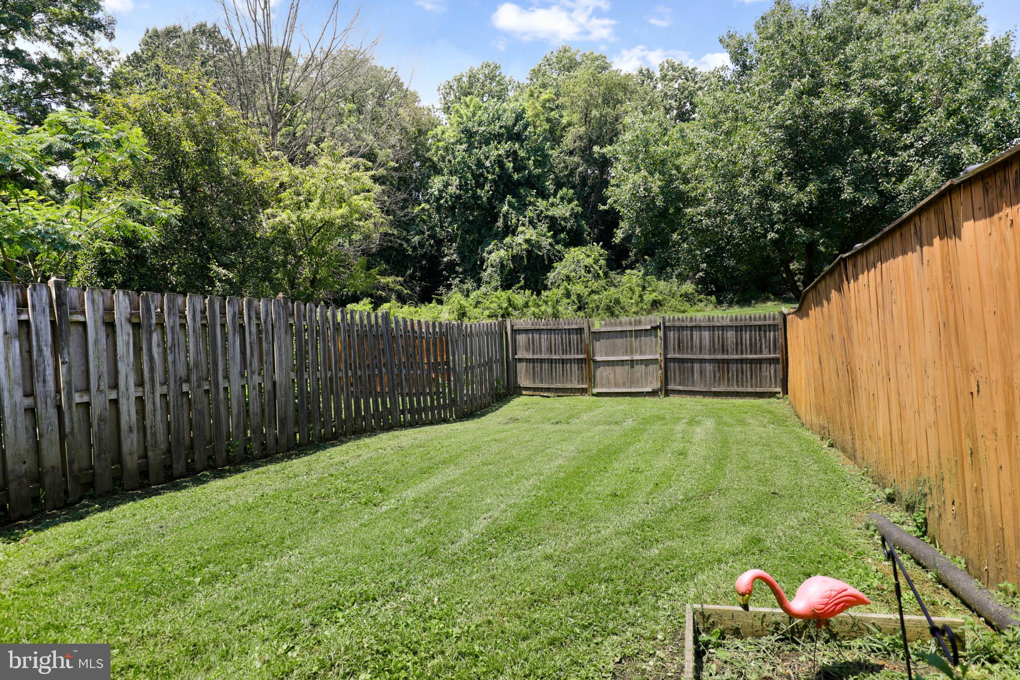 CONSTANT FRIENDSHIP - Residential