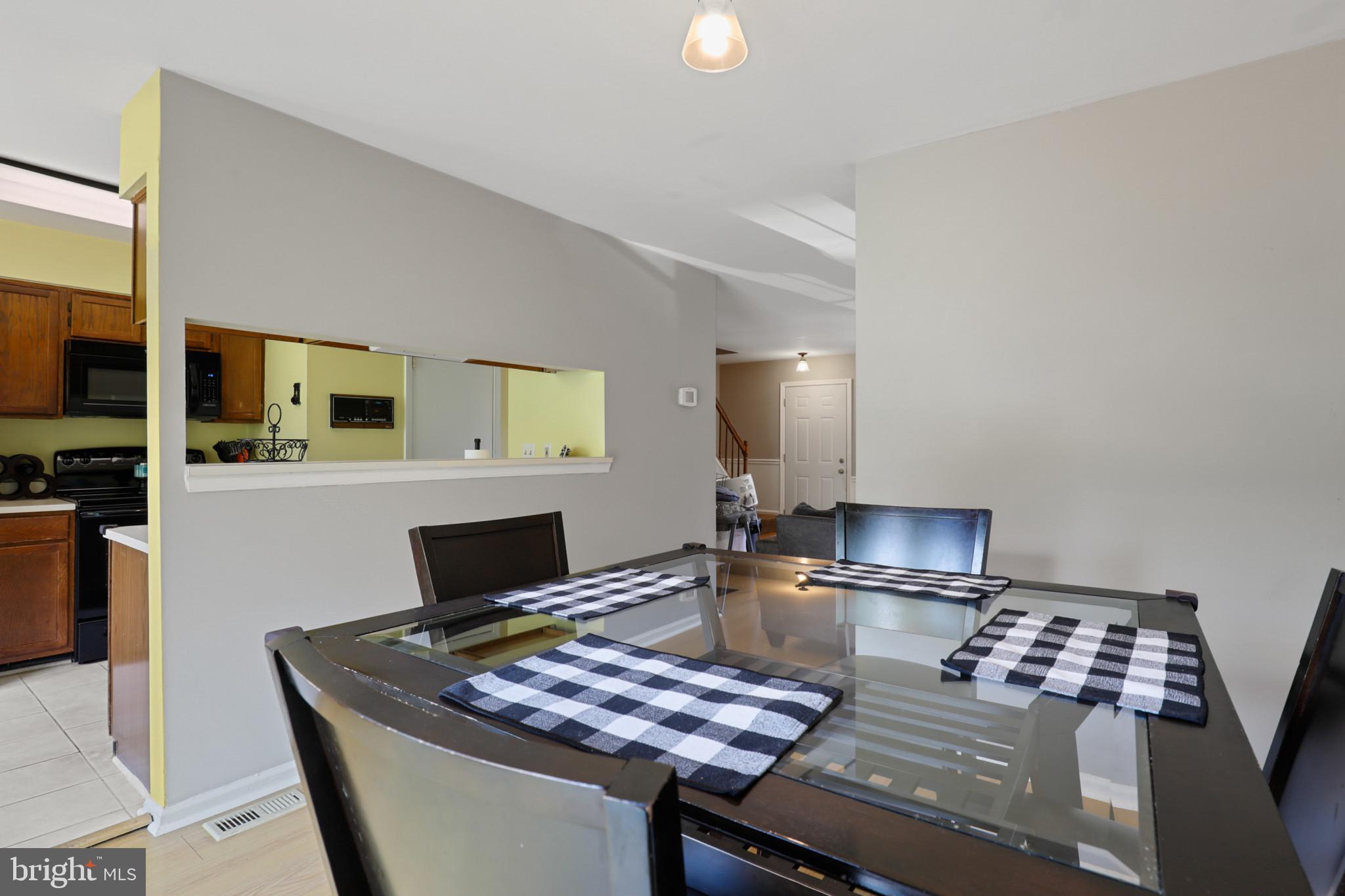 CONSTANT FRIENDSHIP - Residential