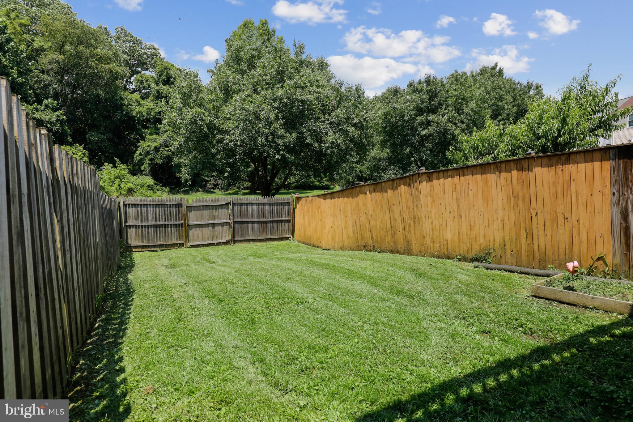 CONSTANT FRIENDSHIP - Residential