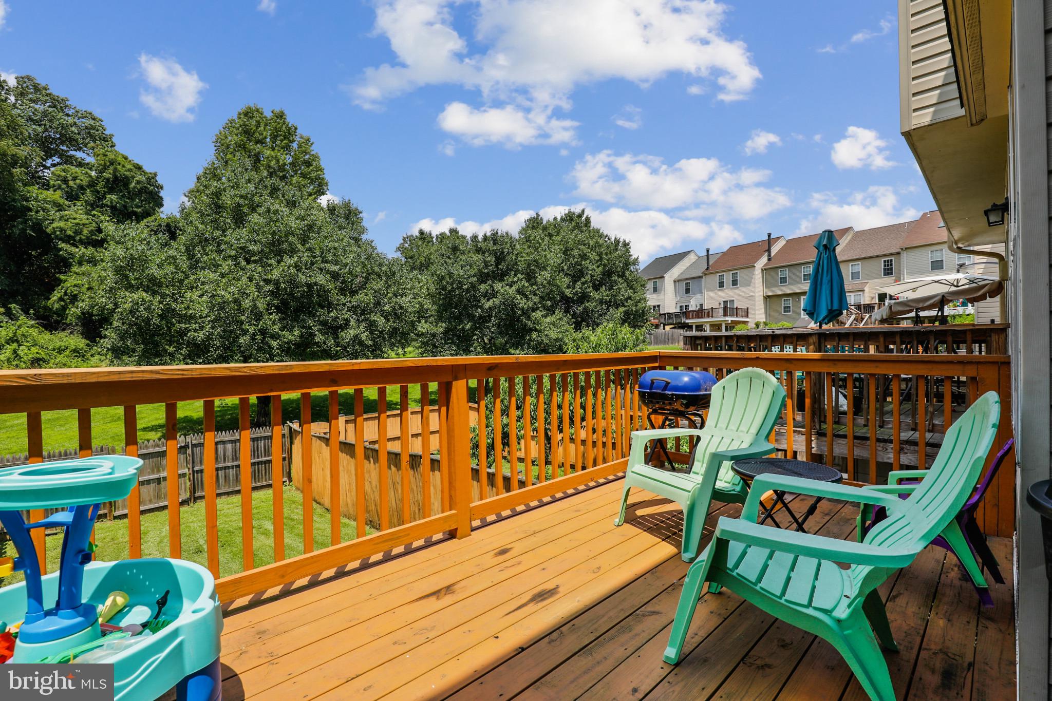 CONSTANT FRIENDSHIP - Residential