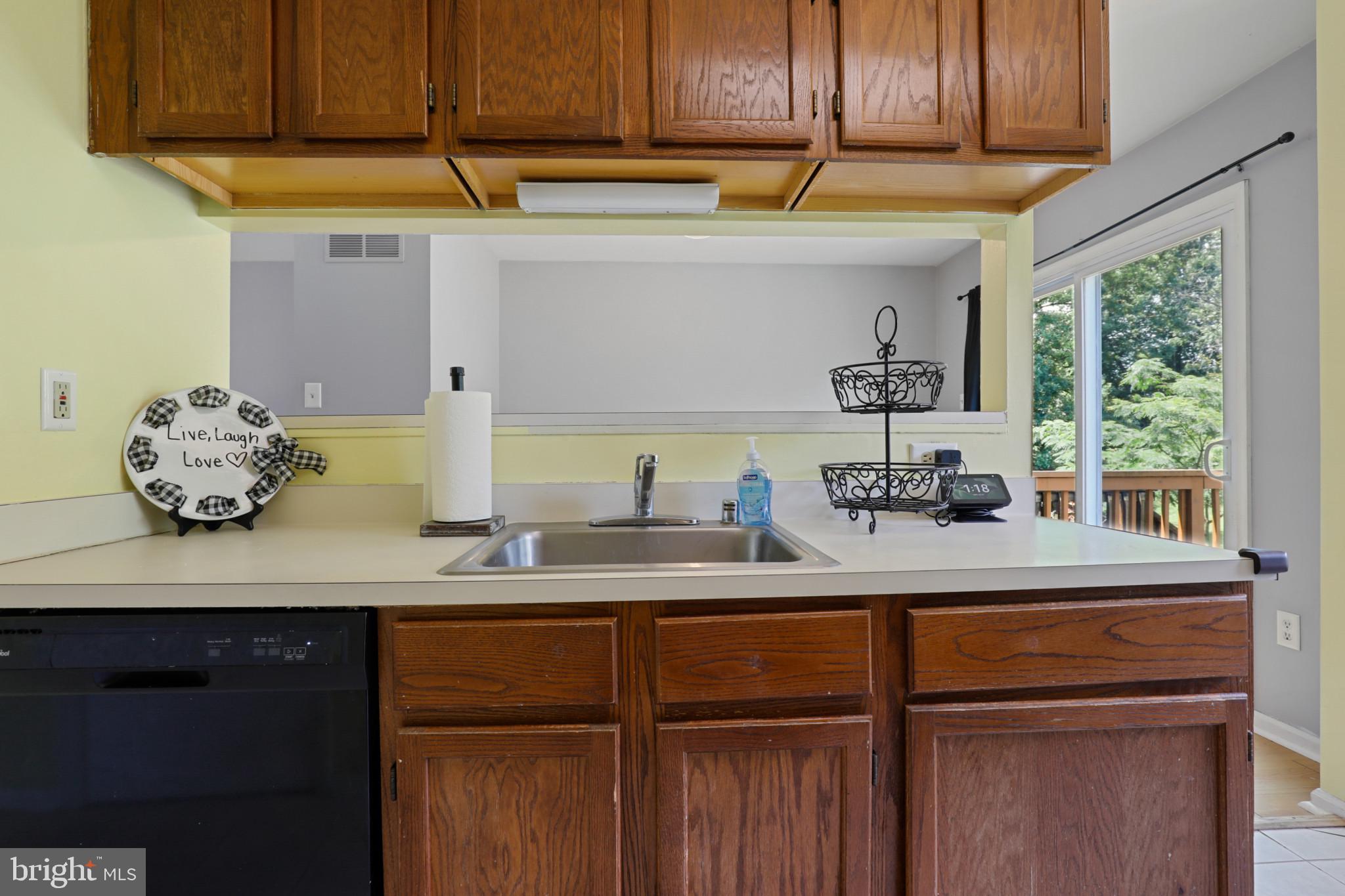 CONSTANT FRIENDSHIP - Residential