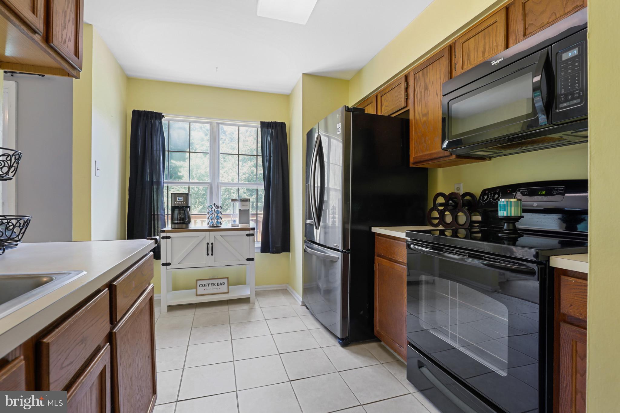 CONSTANT FRIENDSHIP - Residential