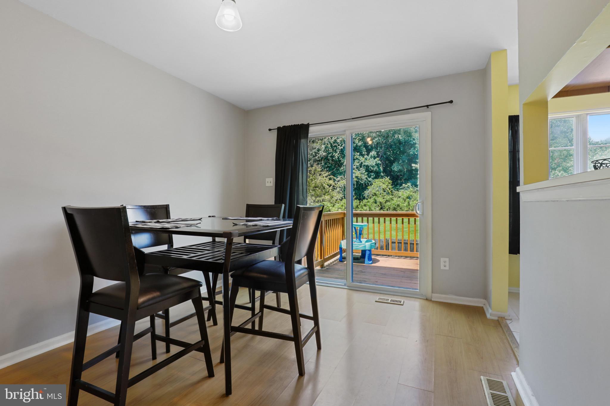 CONSTANT FRIENDSHIP - Residential