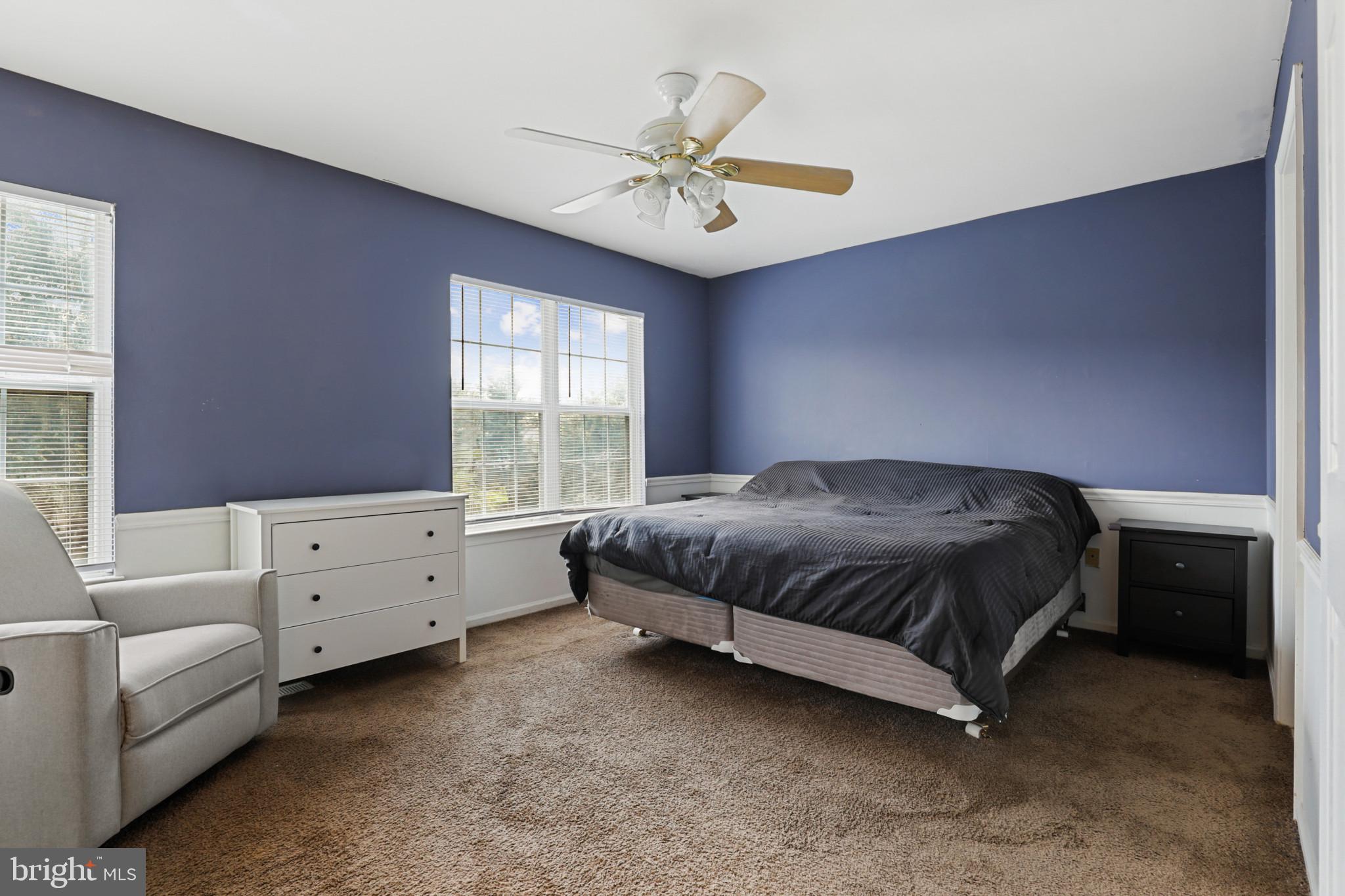 CONSTANT FRIENDSHIP - Residential