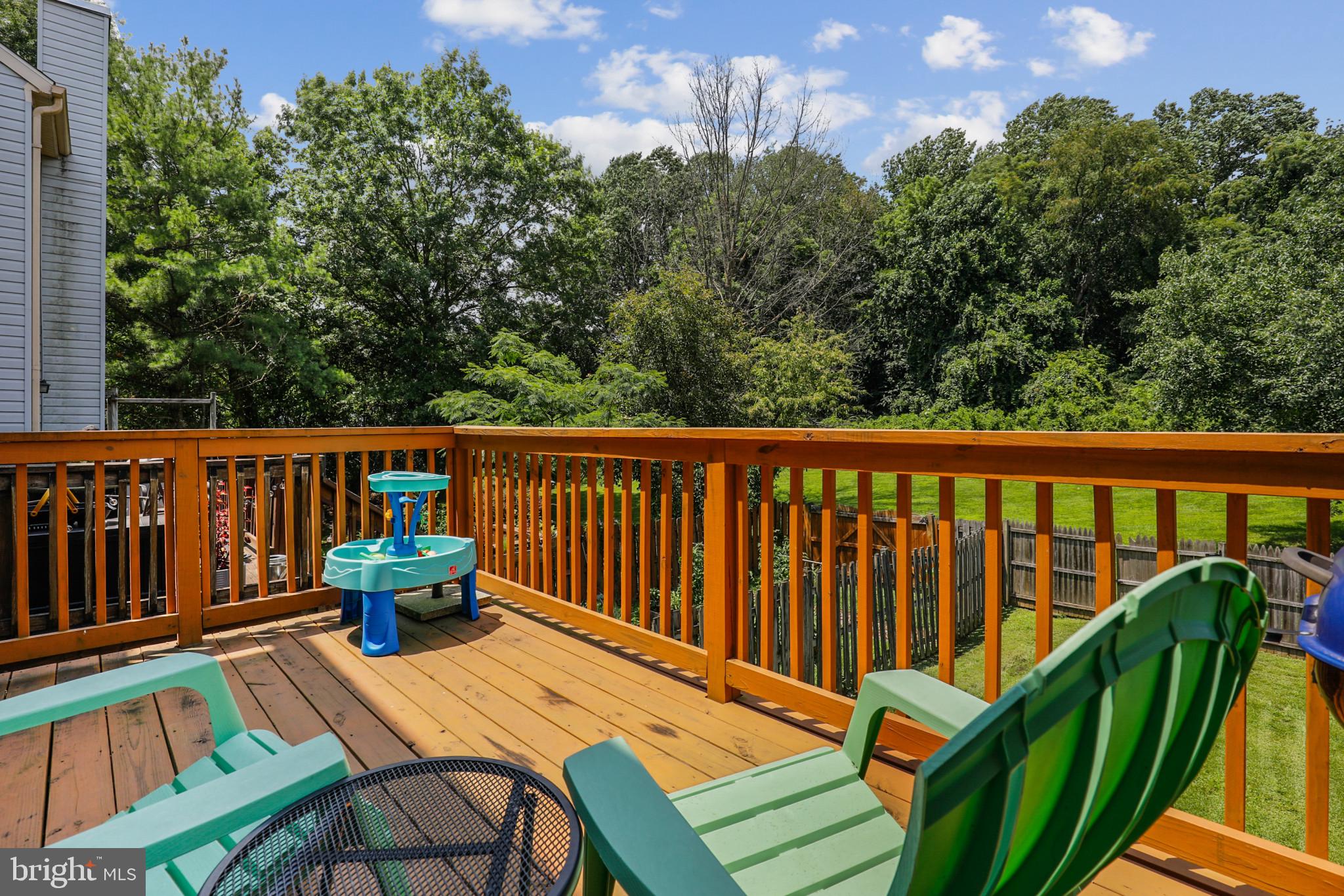 CONSTANT FRIENDSHIP - Residential