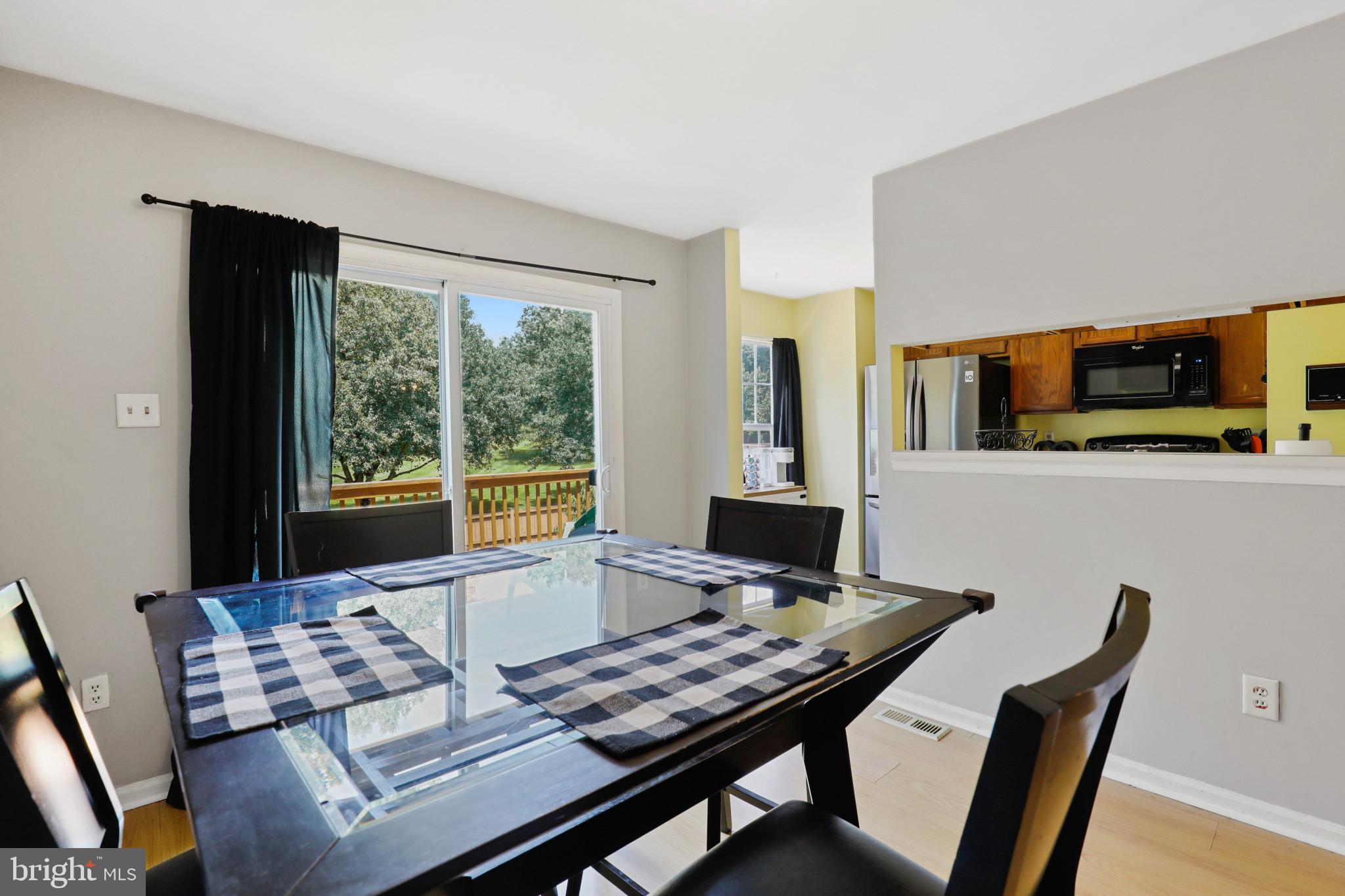 CONSTANT FRIENDSHIP - Residential