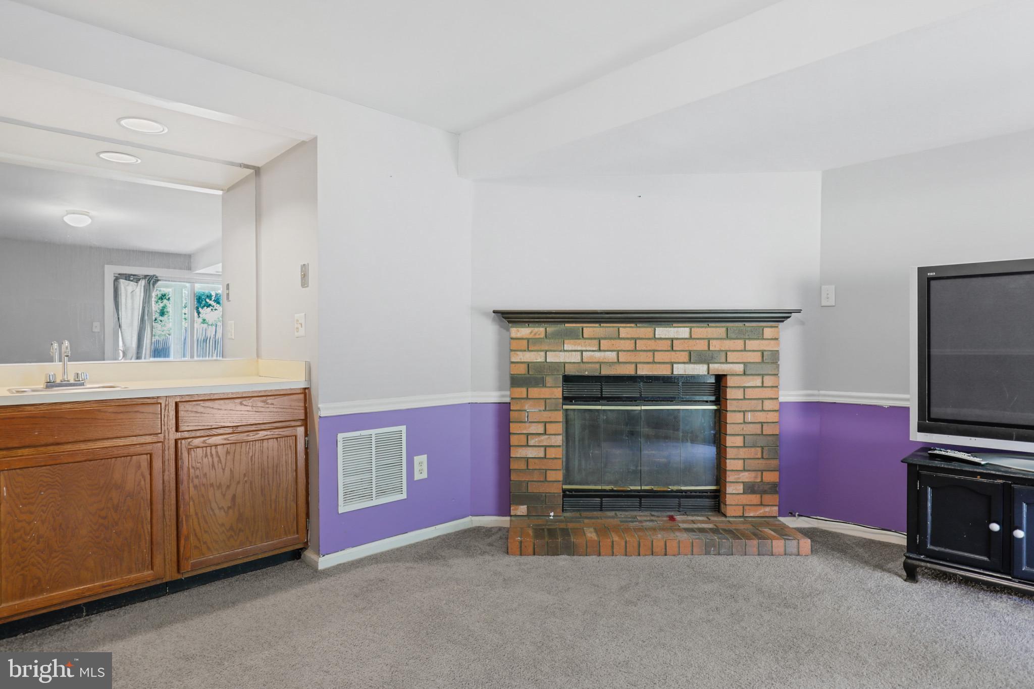 CONSTANT FRIENDSHIP - Residential