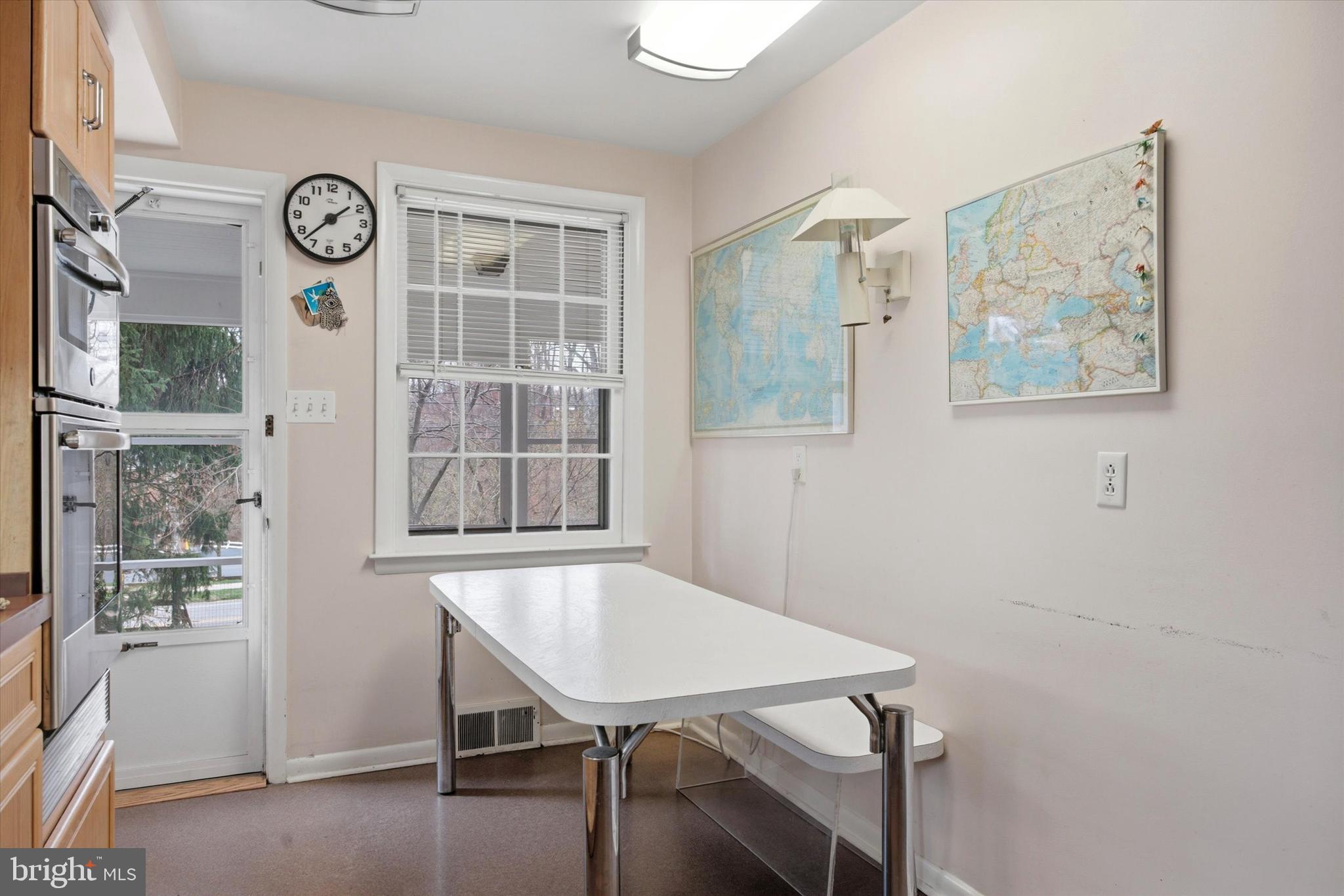 DREAM VALLEY - Commercial Sale