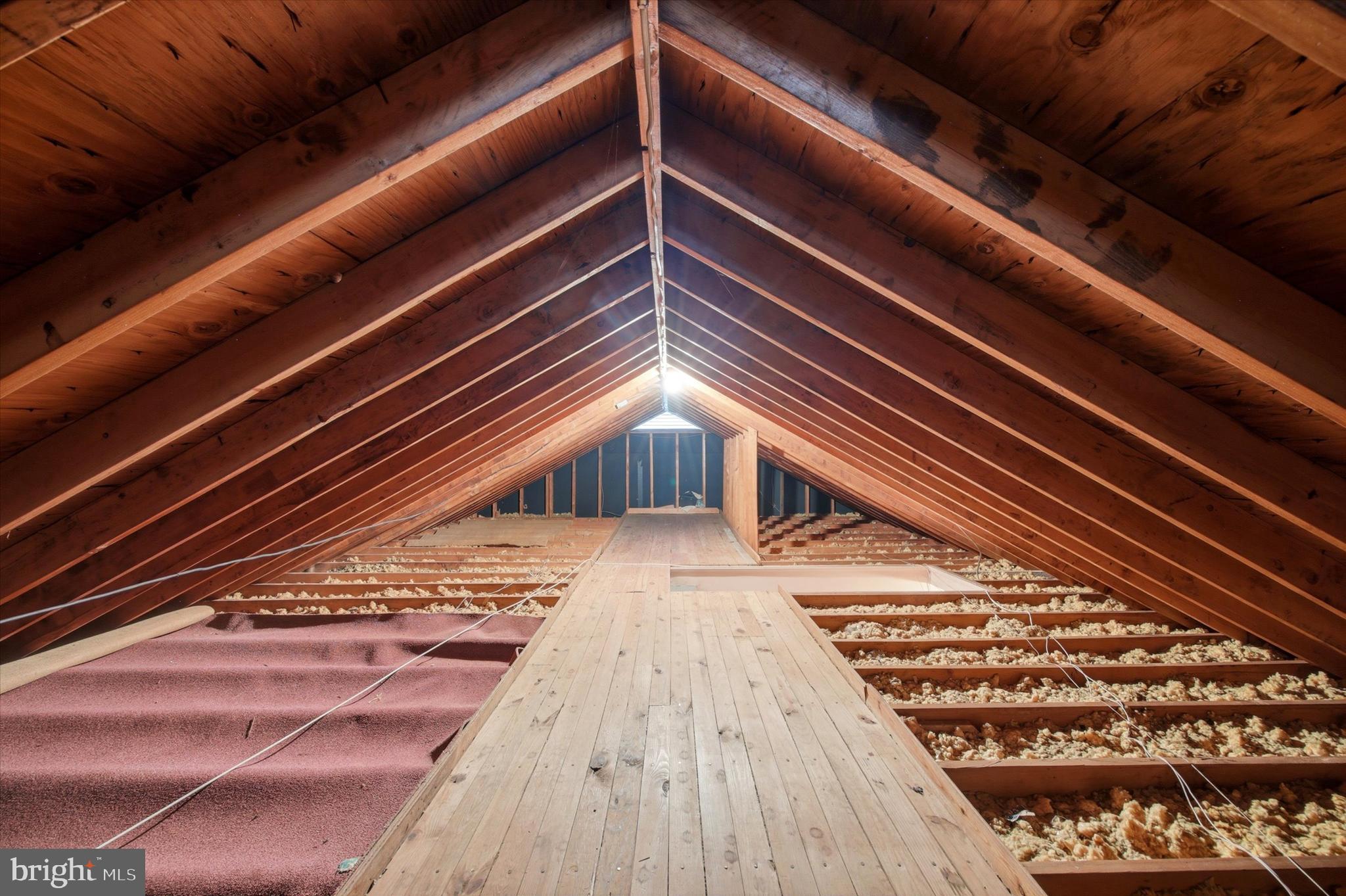 DREAM VALLEY - Commercial Sale