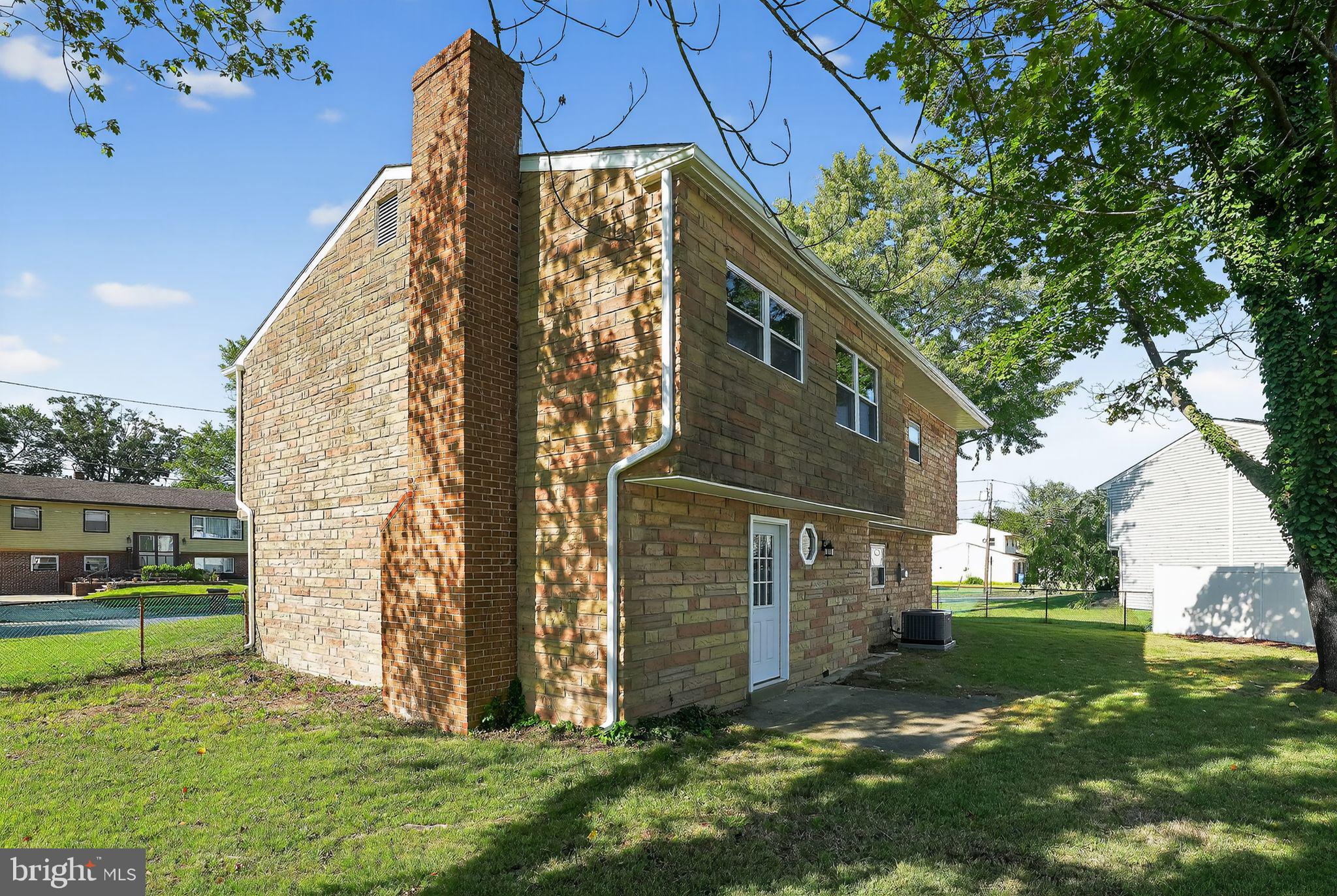 401 LAWNTON AVENUE