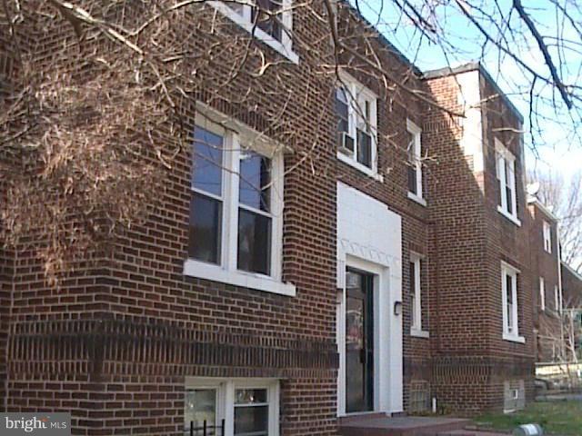 FORT TOTTEN - Residential Lease