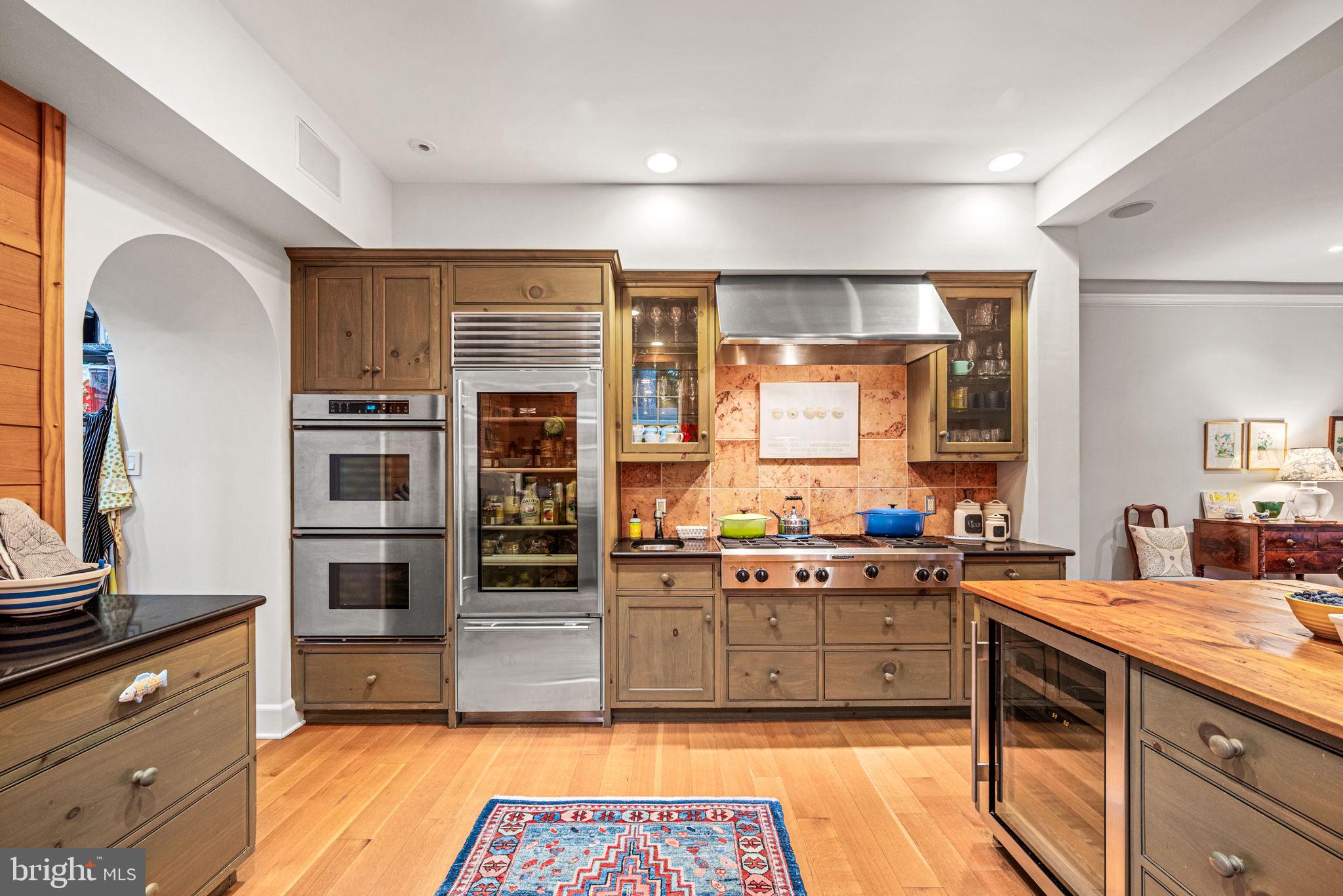 CHESTNUT HILL - Residential