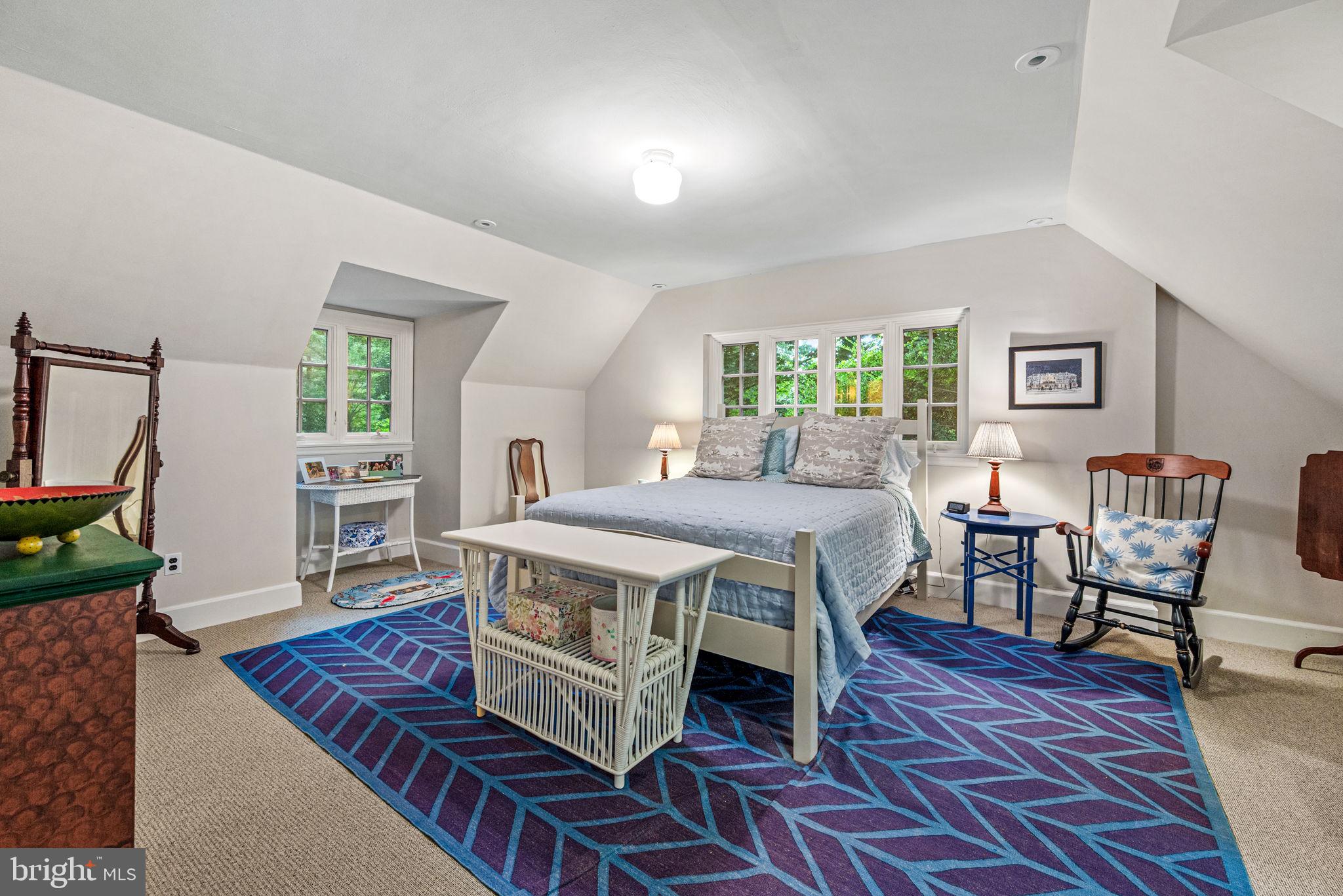 CHESTNUT HILL - Residential