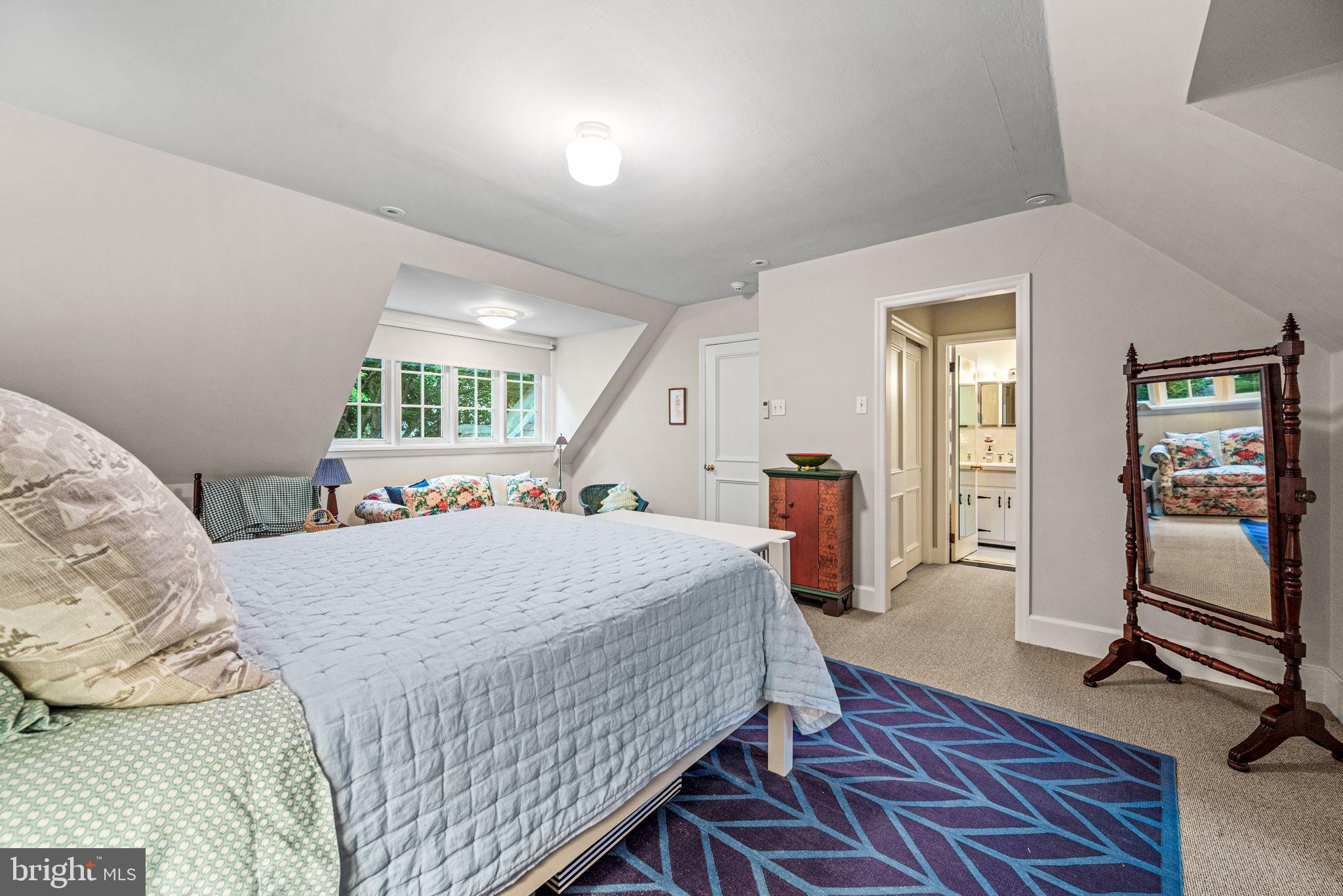 CHESTNUT HILL - Residential