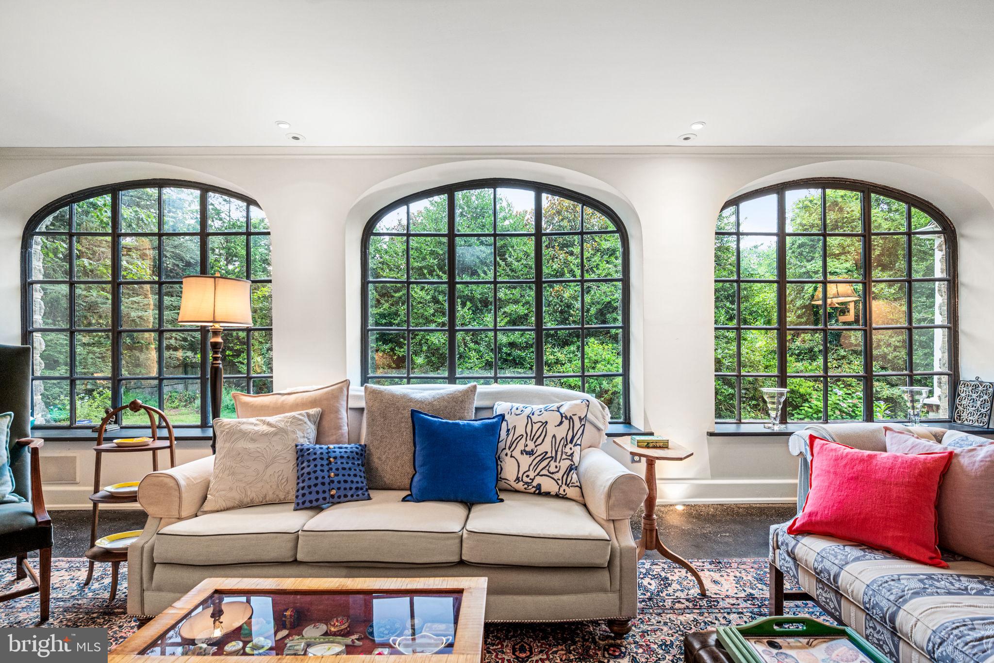 CHESTNUT HILL - Residential