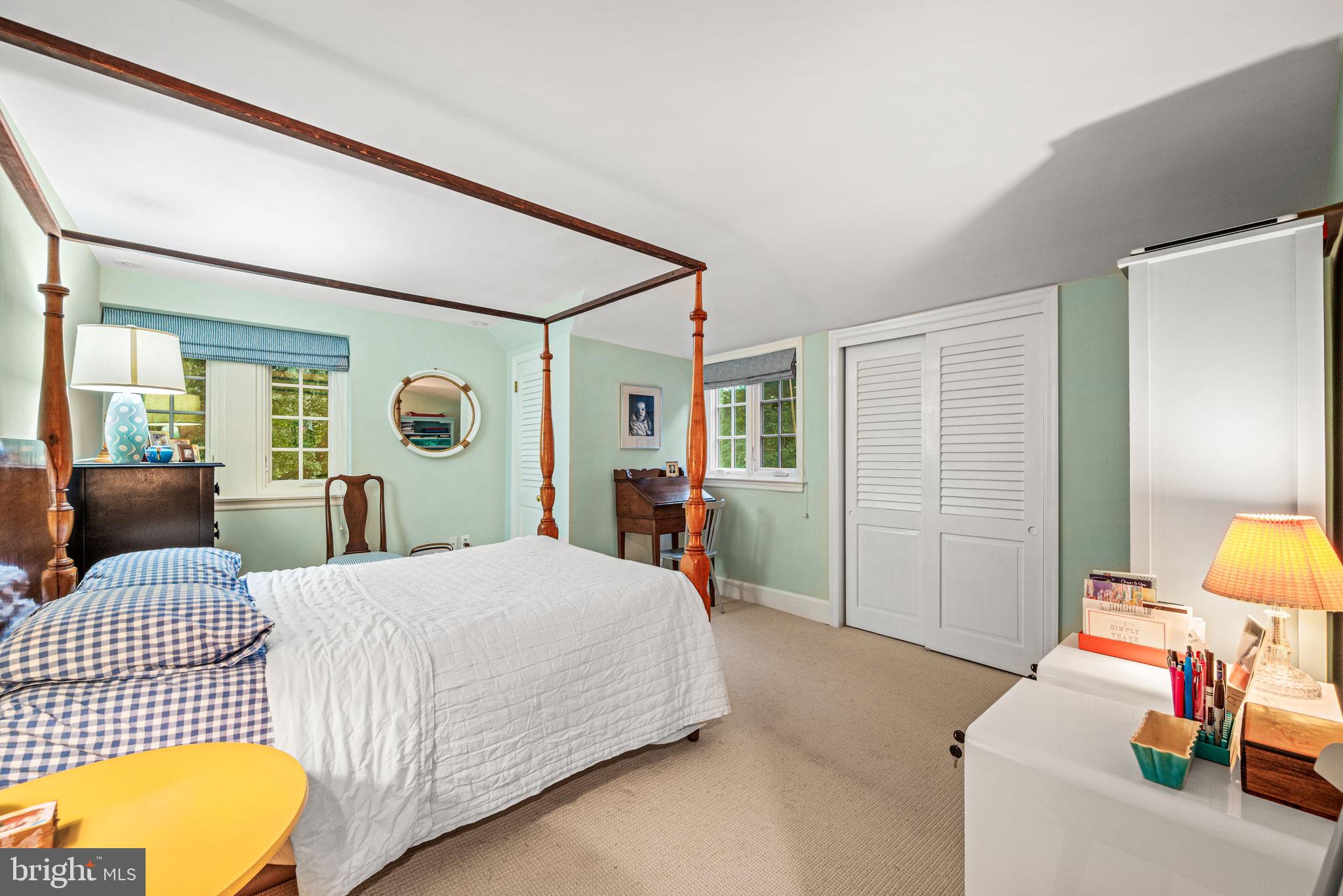 CHESTNUT HILL - Residential