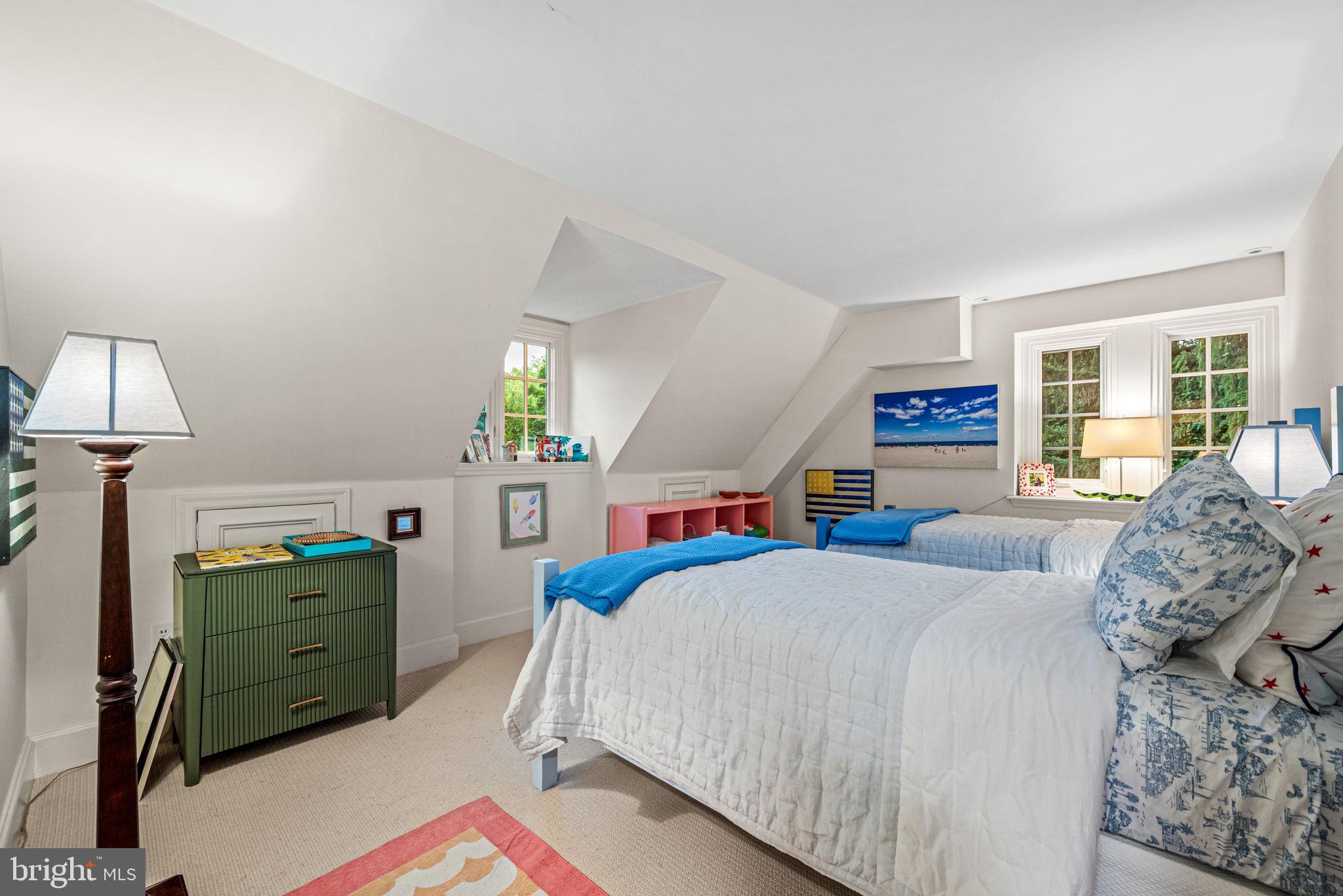 CHESTNUT HILL - Residential