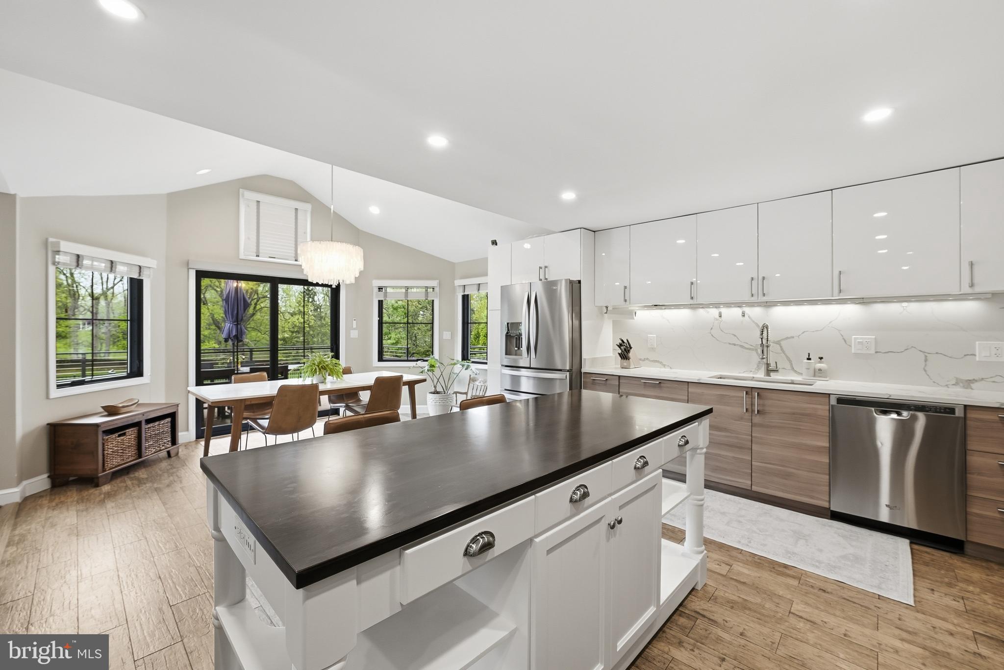 POTOMAC OUTSIDE - Residential