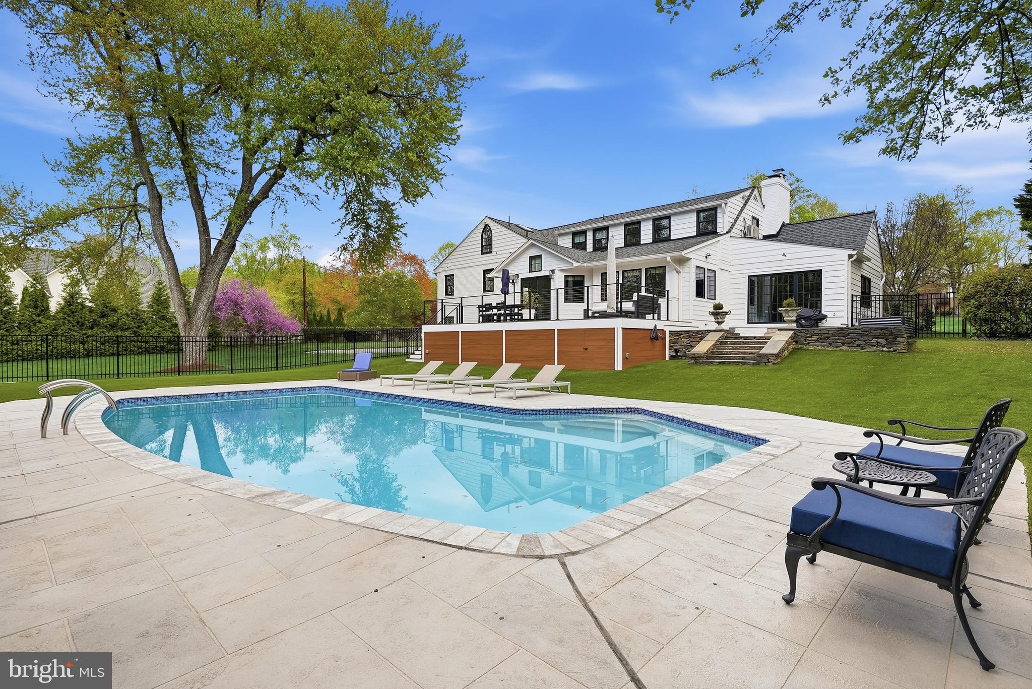 POTOMAC OUTSIDE - Residential